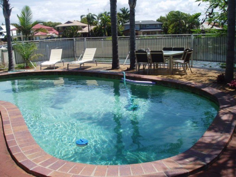 9 Atlanta Court, Newport, QLD 4020