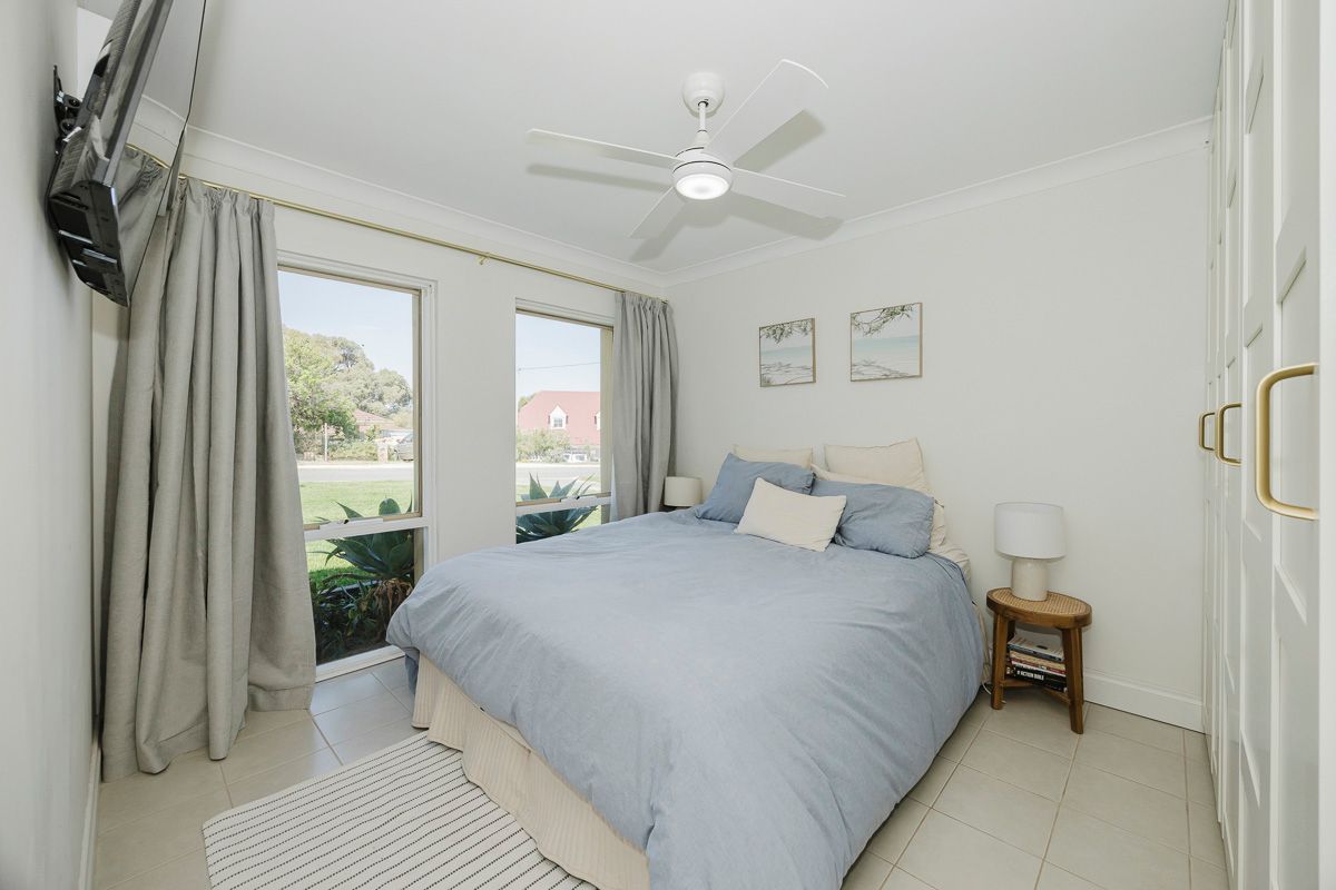 11 Mitchell Place — photo 14 of 27