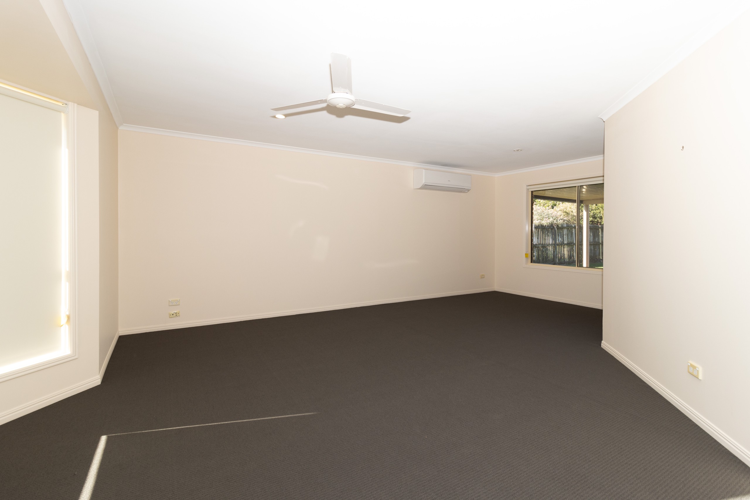 33 Wide Bay Drive, Eli Waters, QLD 4655