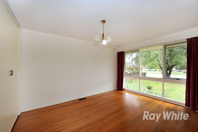 4 Phillip Road, Knoxfield, VIC 3180
