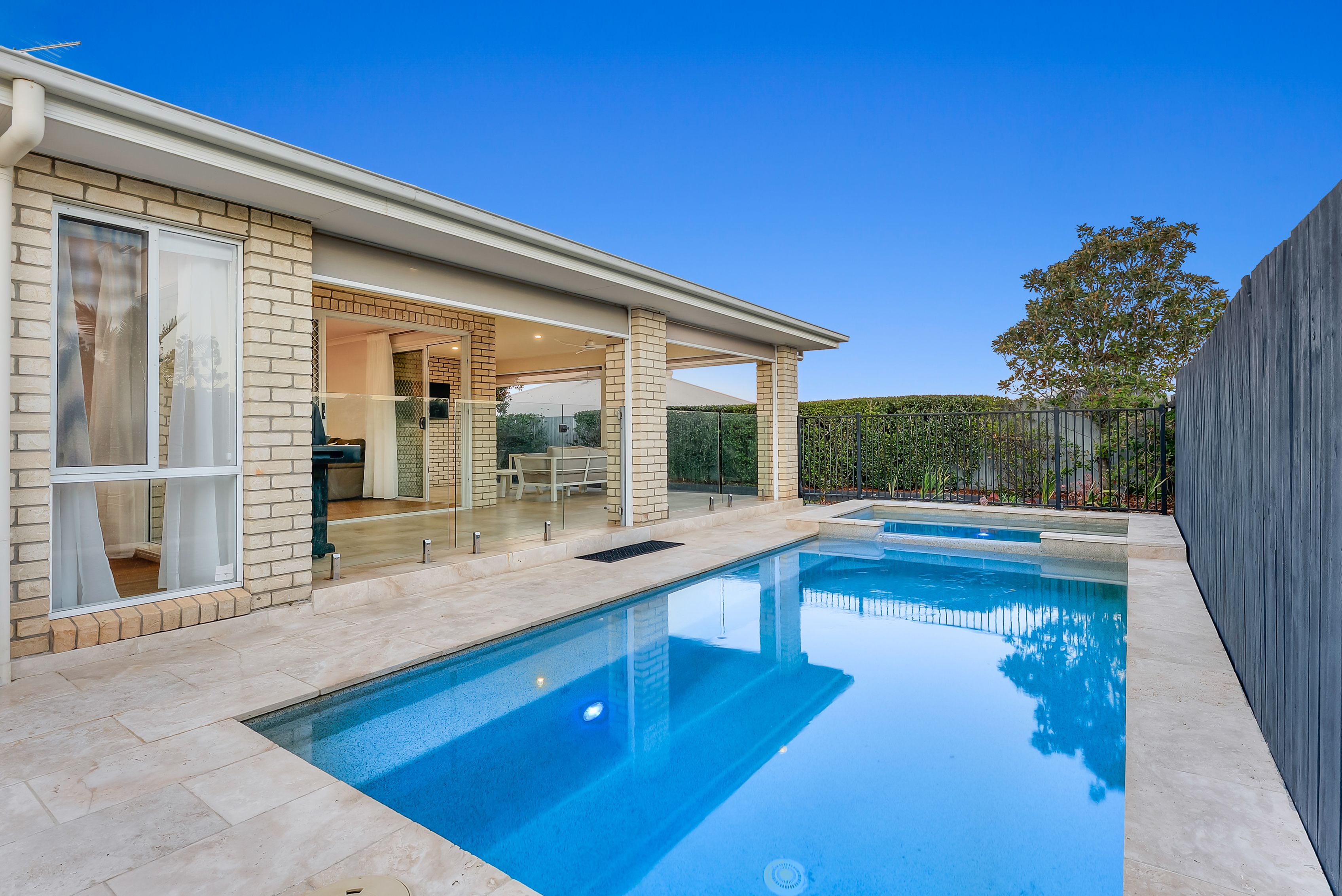 21 Hillcrest Court, Murrumba Downs, QLD 4503