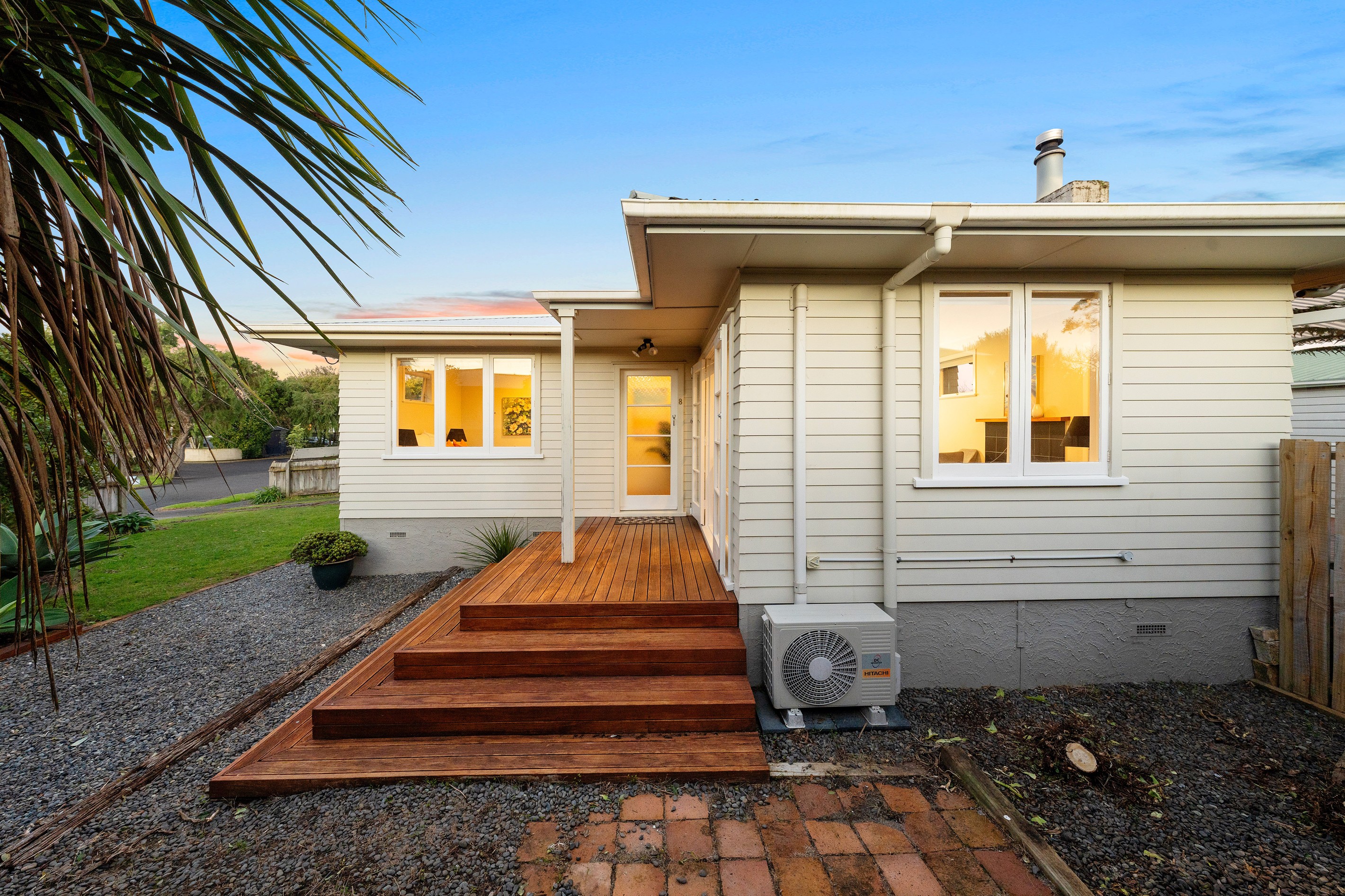 8 Esmeralda Avenue, Avondale, Auckland City