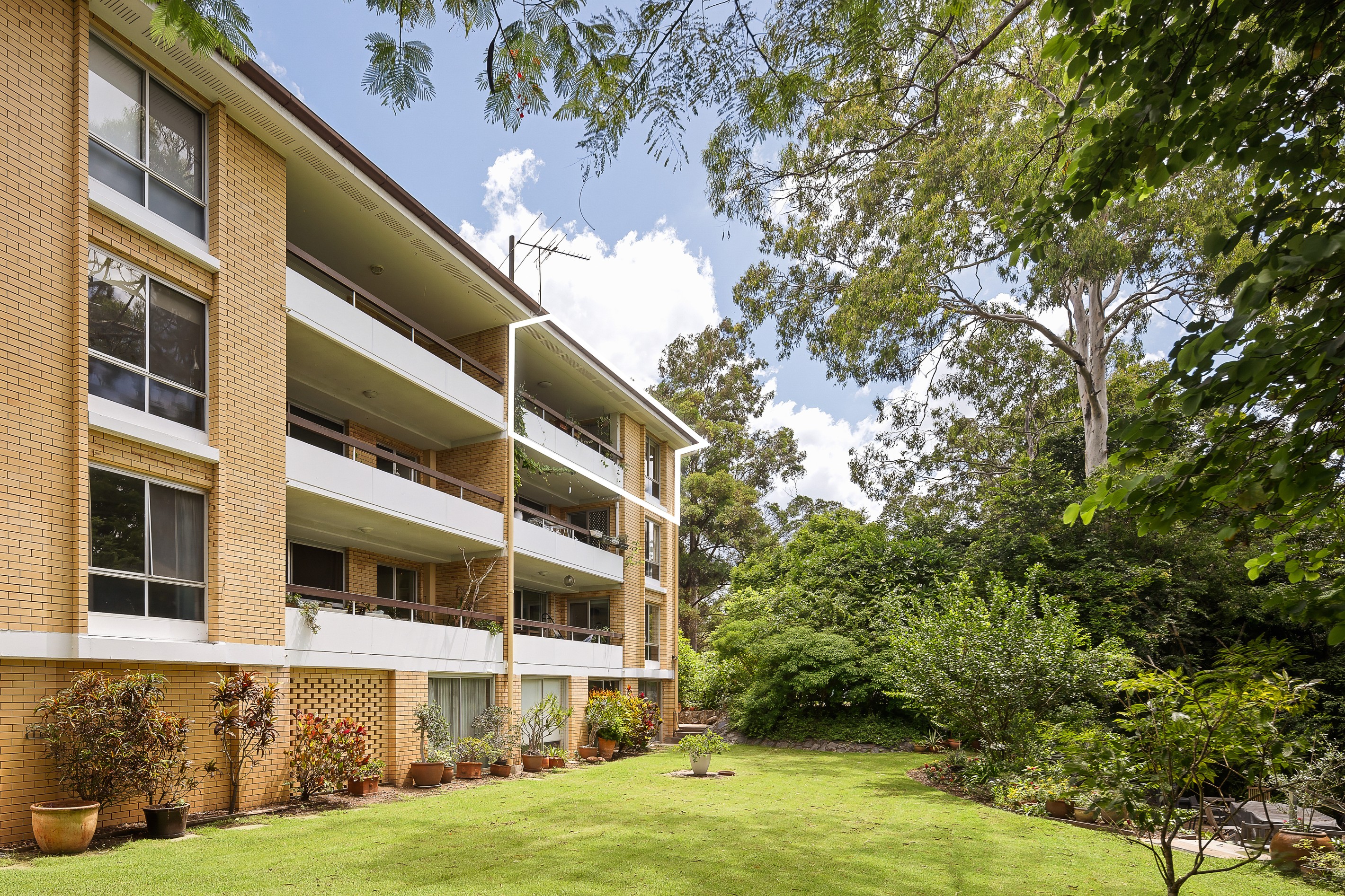 18/28 Laurence Street, St Lucia, QLD 4067