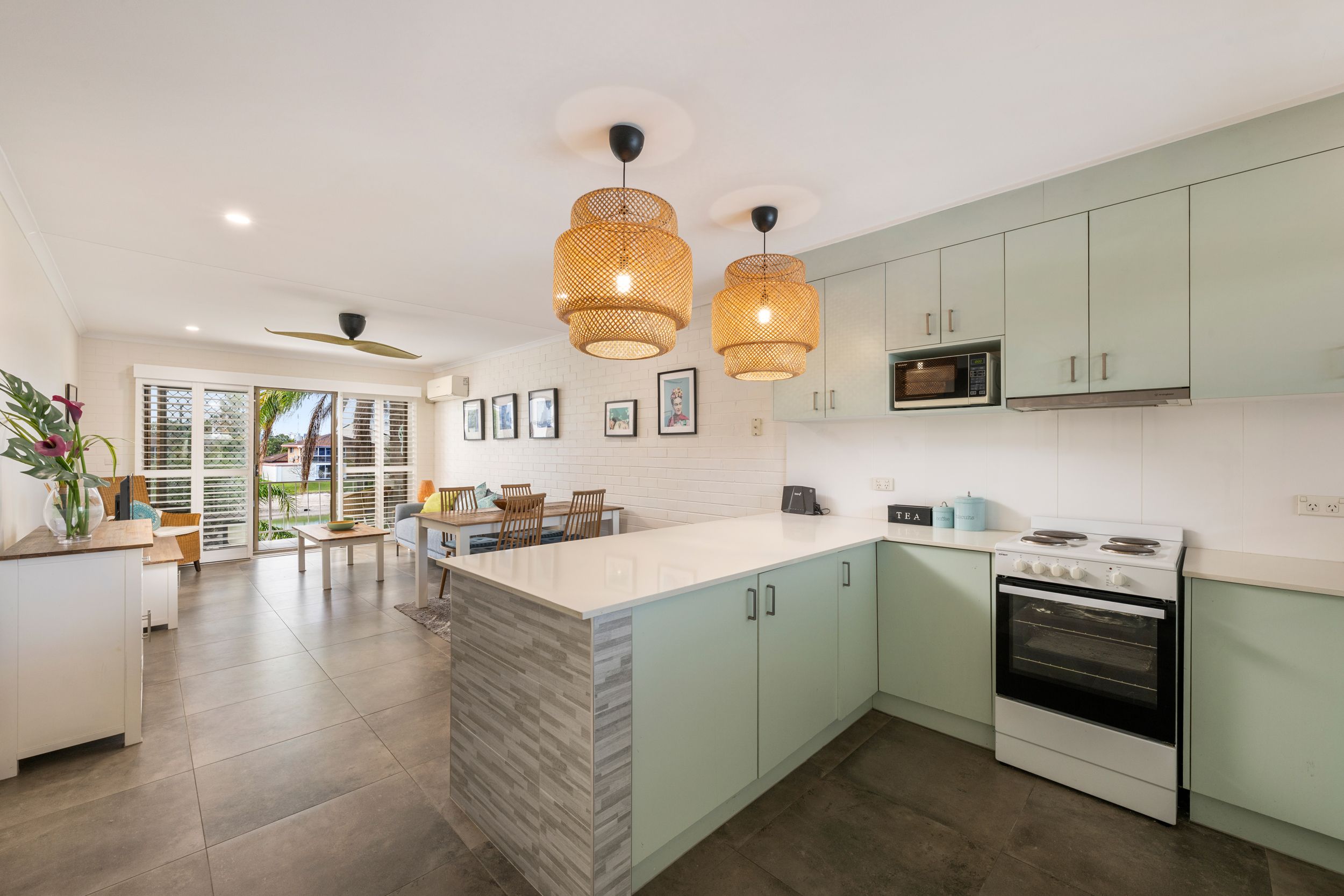 10 Akeringa Place, Mooloolaba QLD 4557
