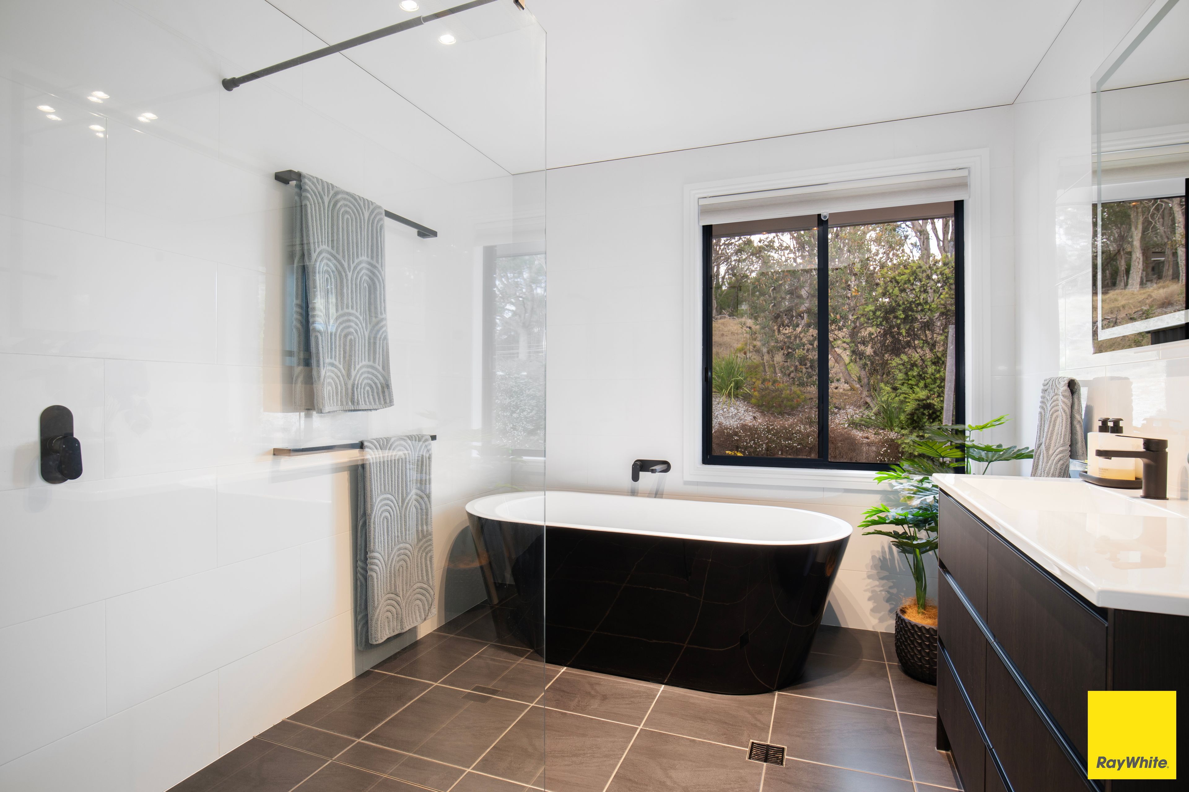 5 Dumaresq Street — photo 11 of 15
