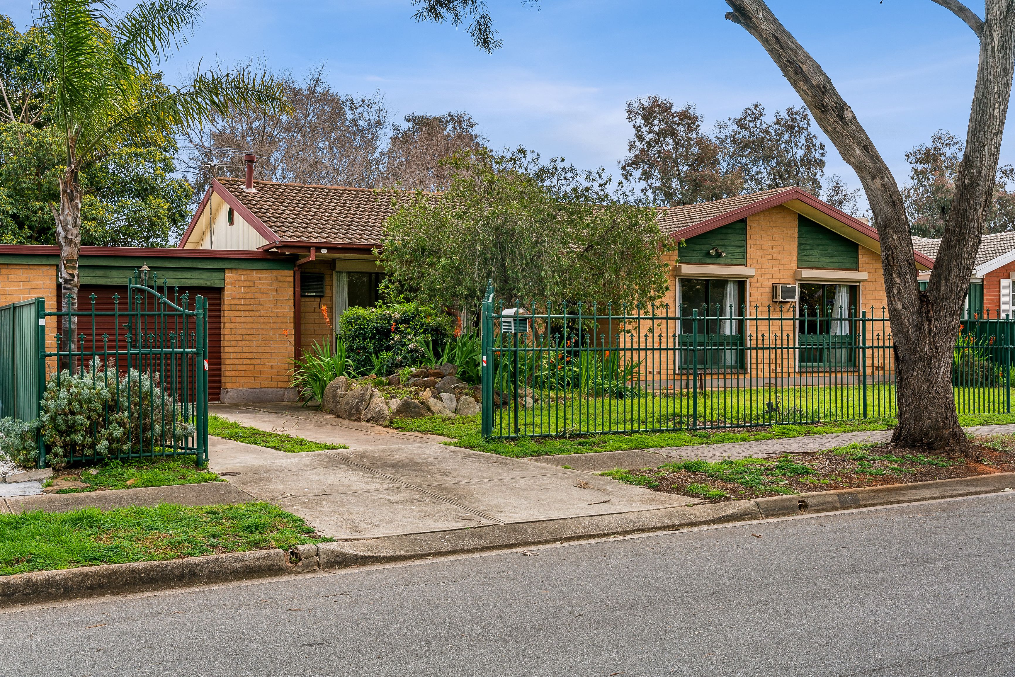 5 Vivian Court, Para Hills West, SA 5096