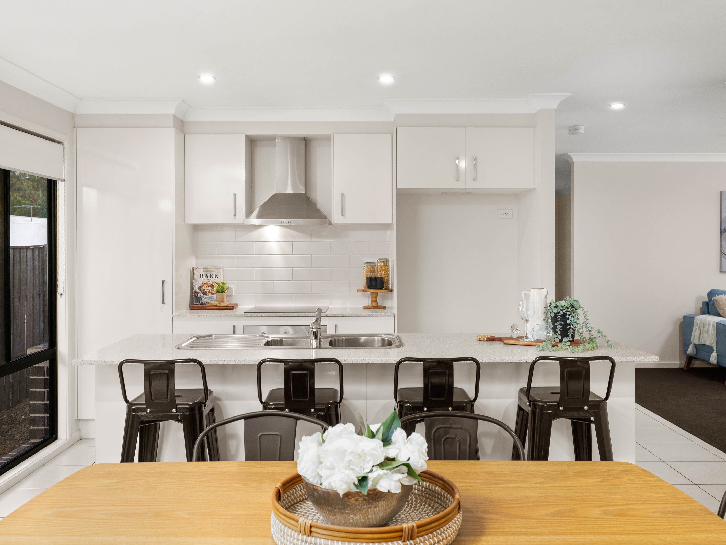 1 Hallvard Crescent, Augustine Heights, QLD 4300