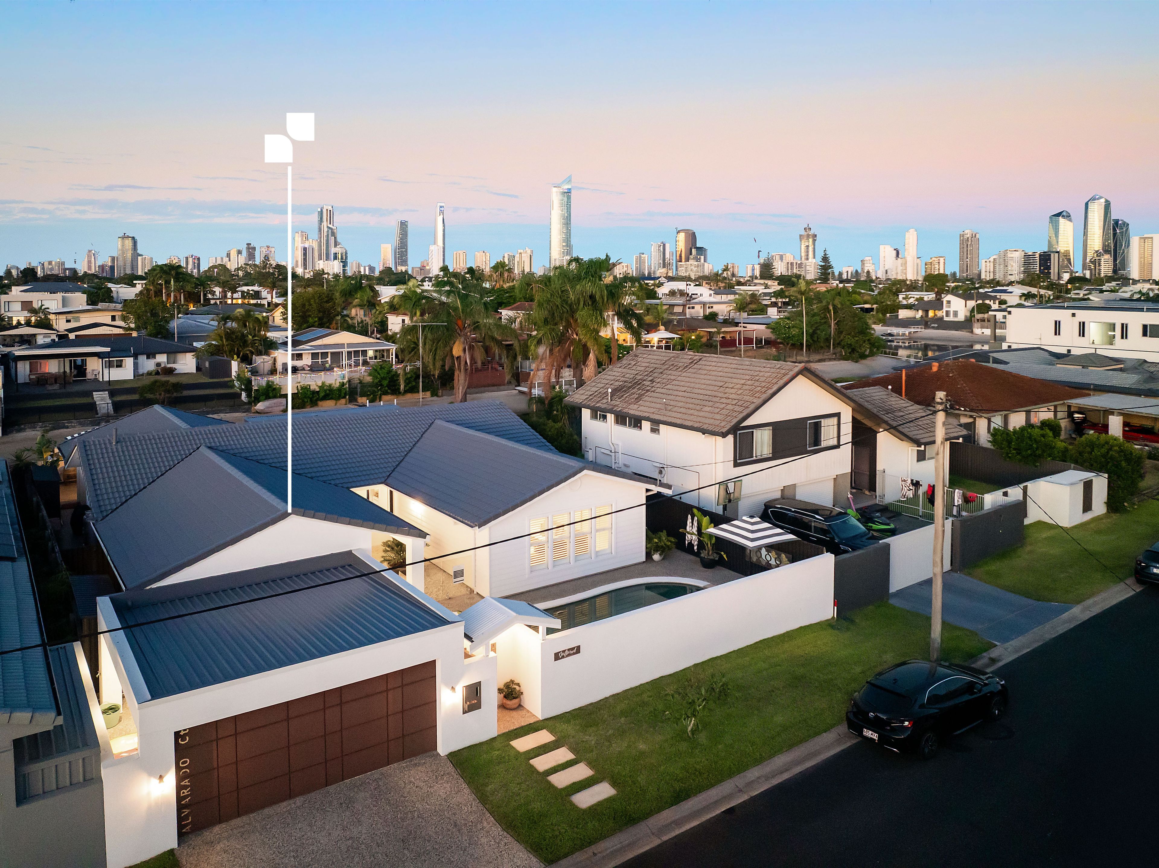 5 Alvarado Court, Broadbeach Waters QLD 4218