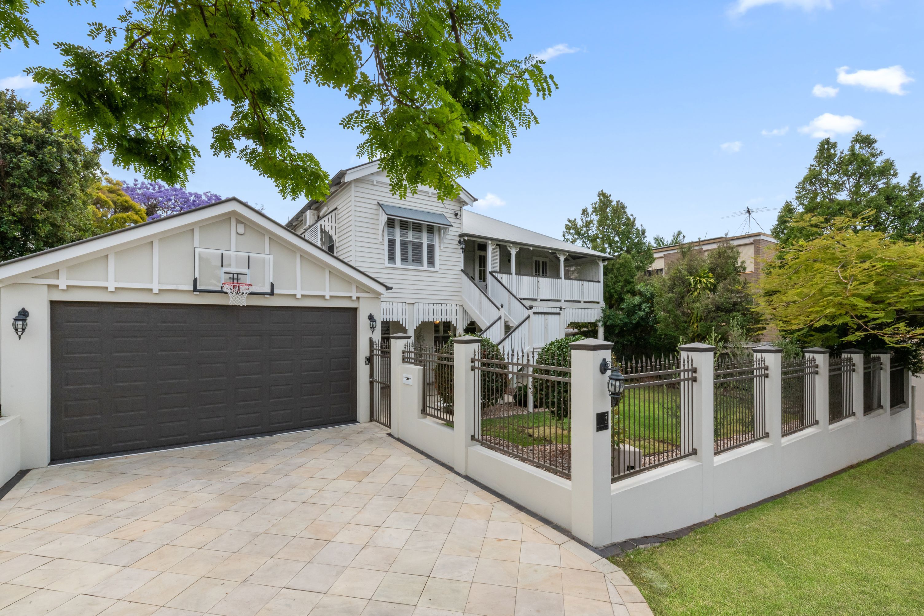 5 Leura Avenue, Hawthorne, QLD 4171