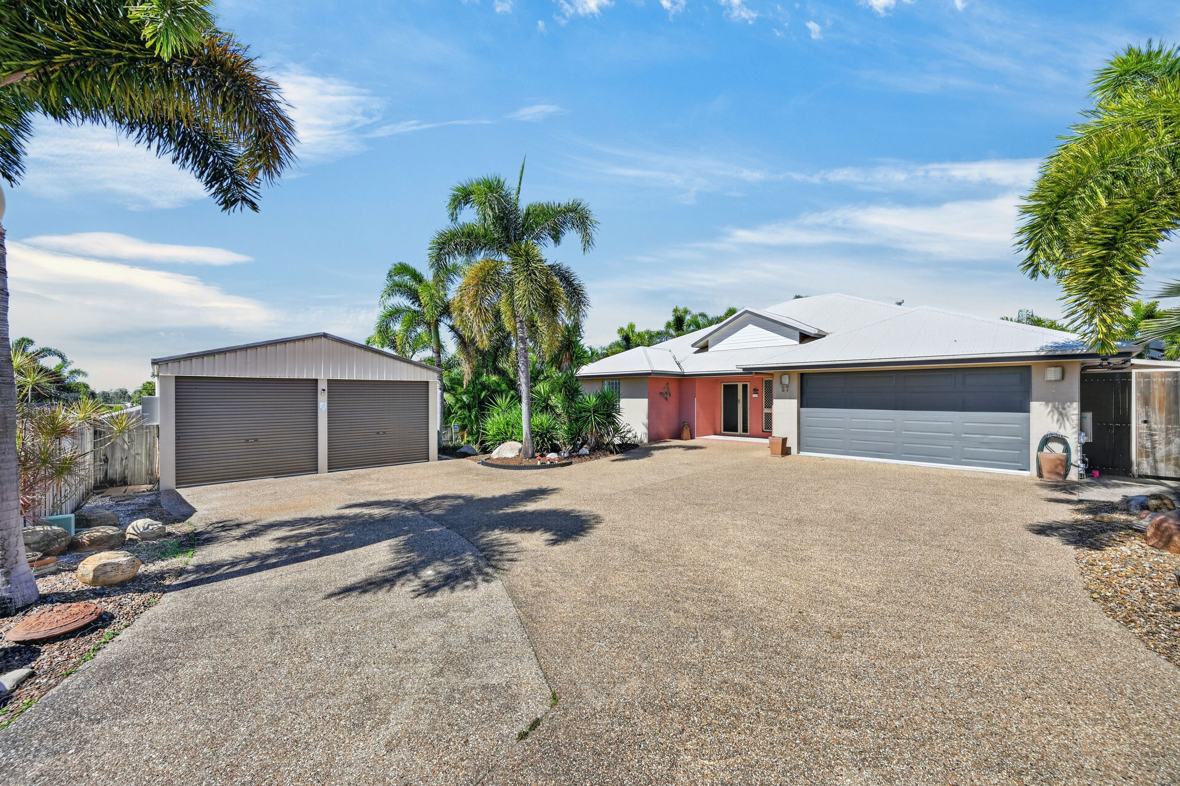 27 Shutehaven Circuit, Bushland Beach, QLD 4818