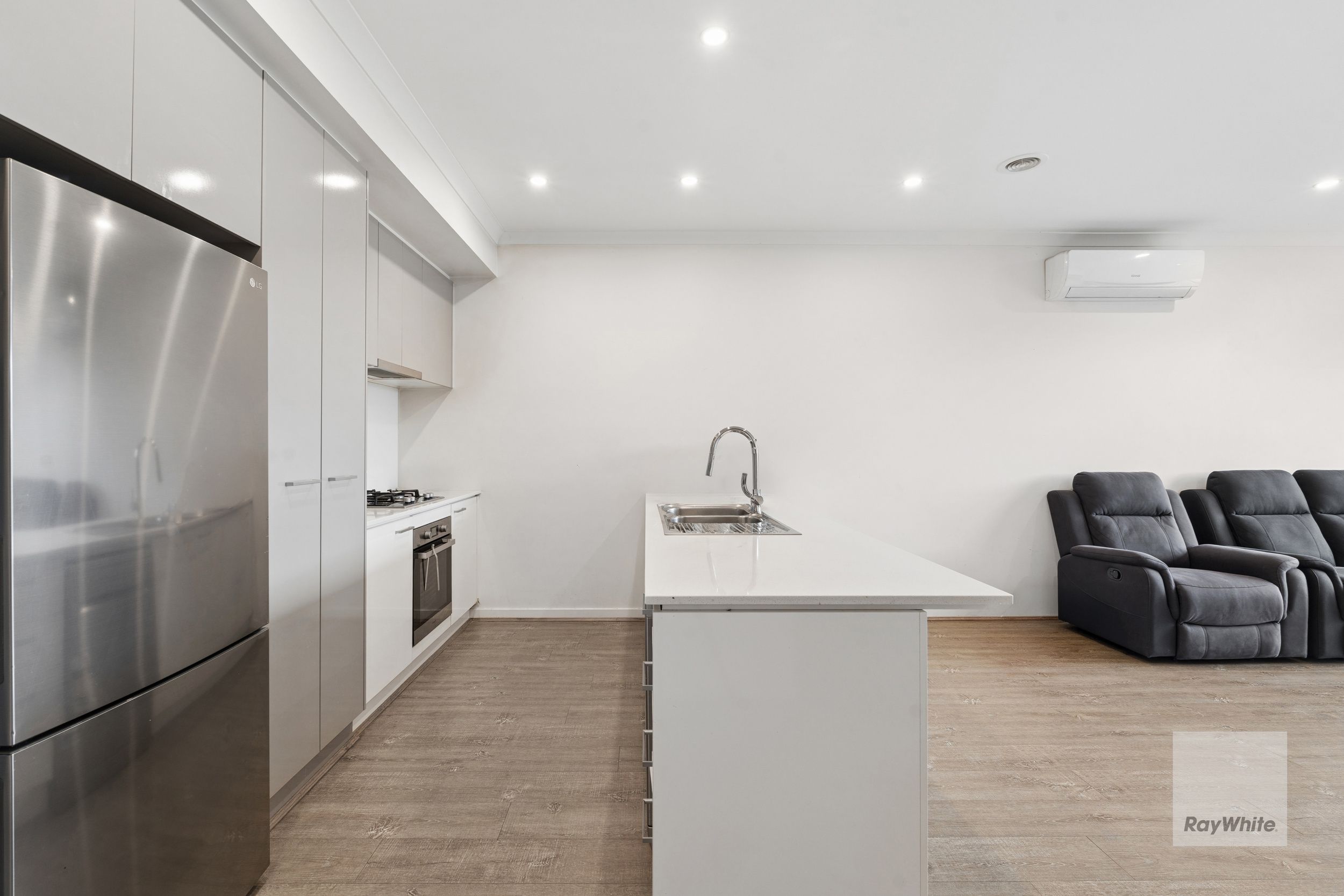 14 Lenox Walk — photo 4 of 18