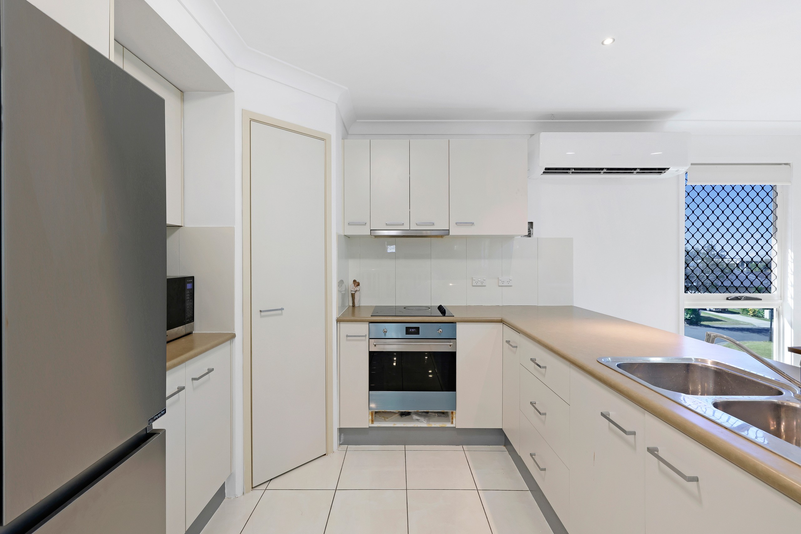 27 Elkins Street, Pacific Pines, QLD 4211