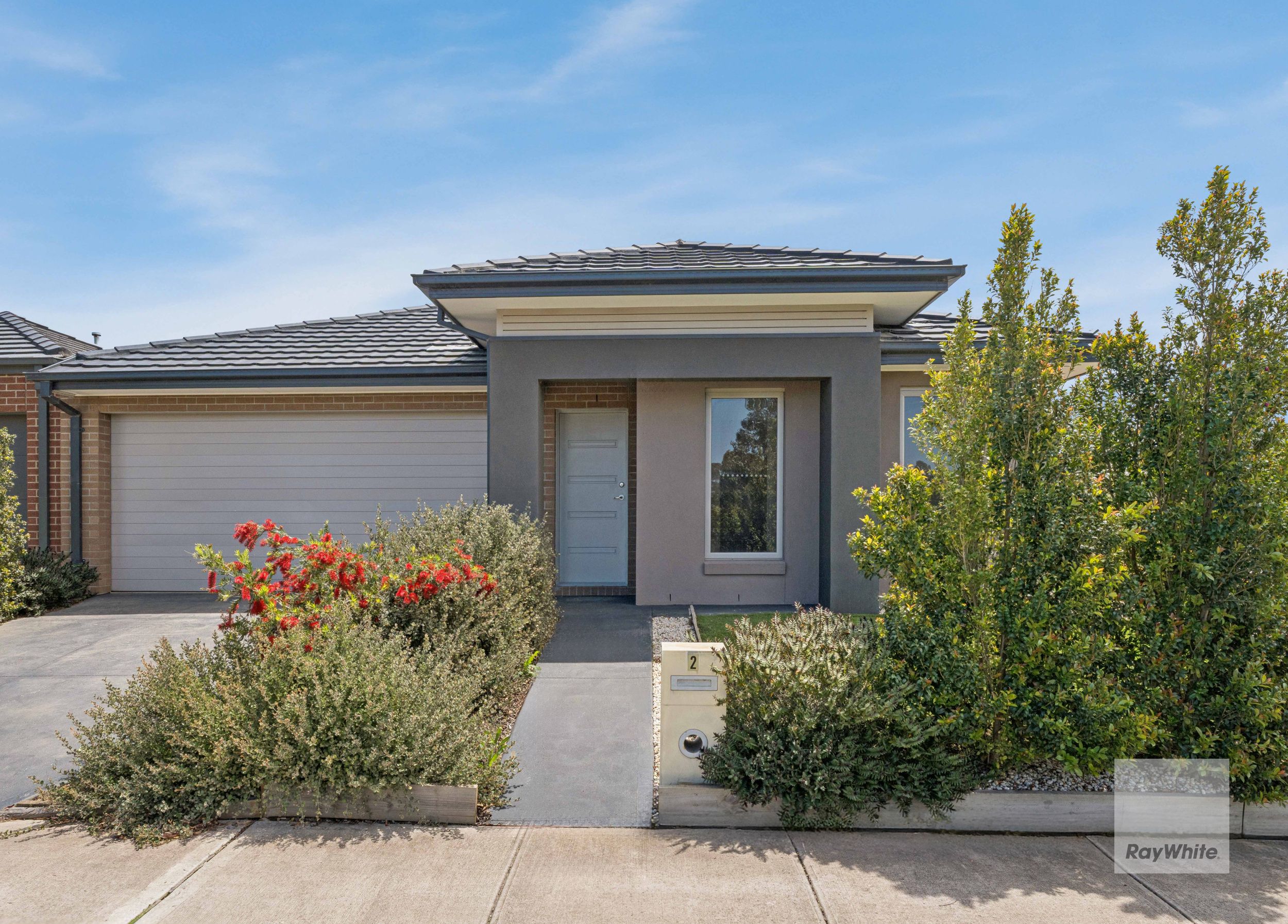 2 Butterscotch Esplanade, MANOR LAKES VIC 3024