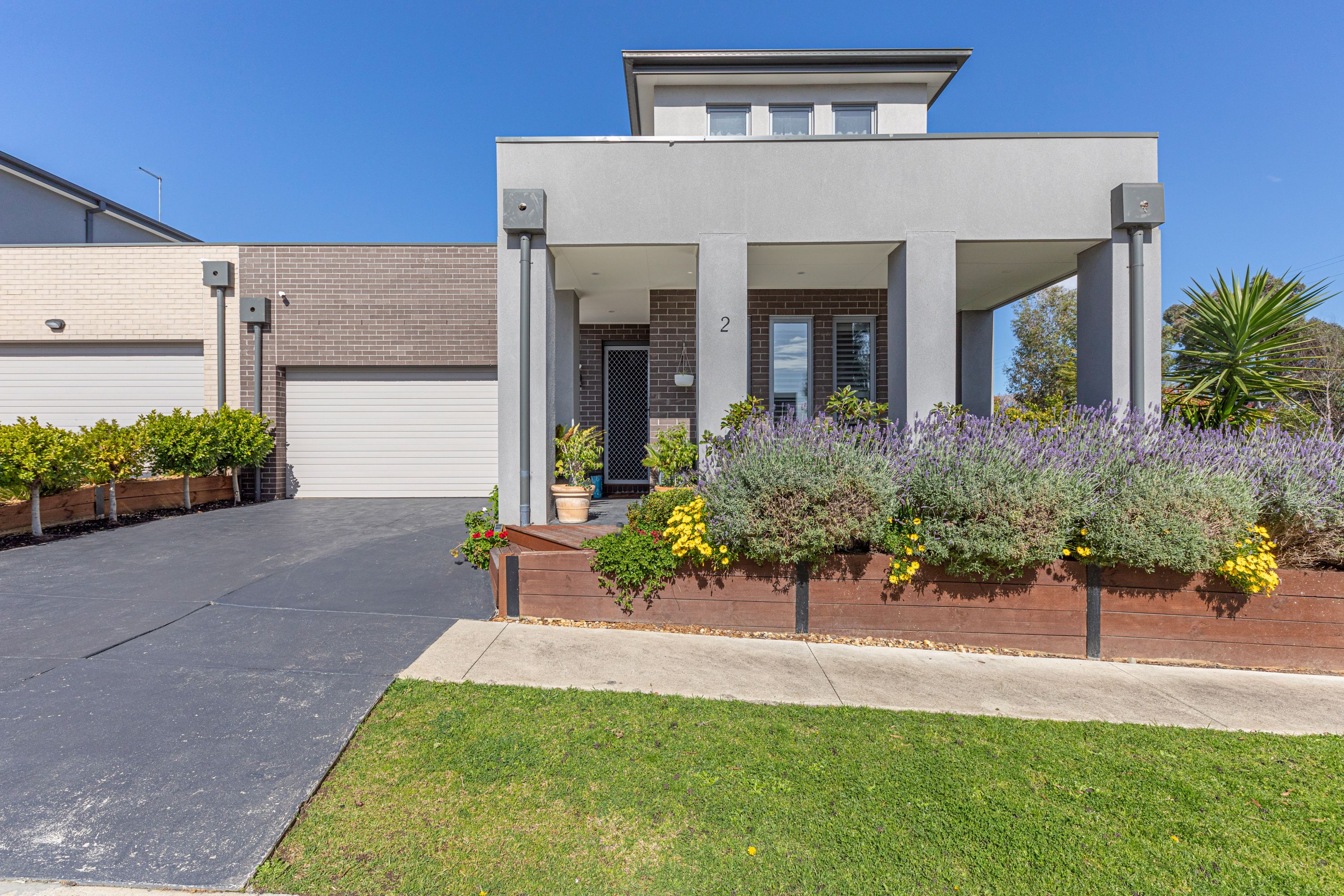 2 Tully Crescent, Narre Warren, VIC 3805