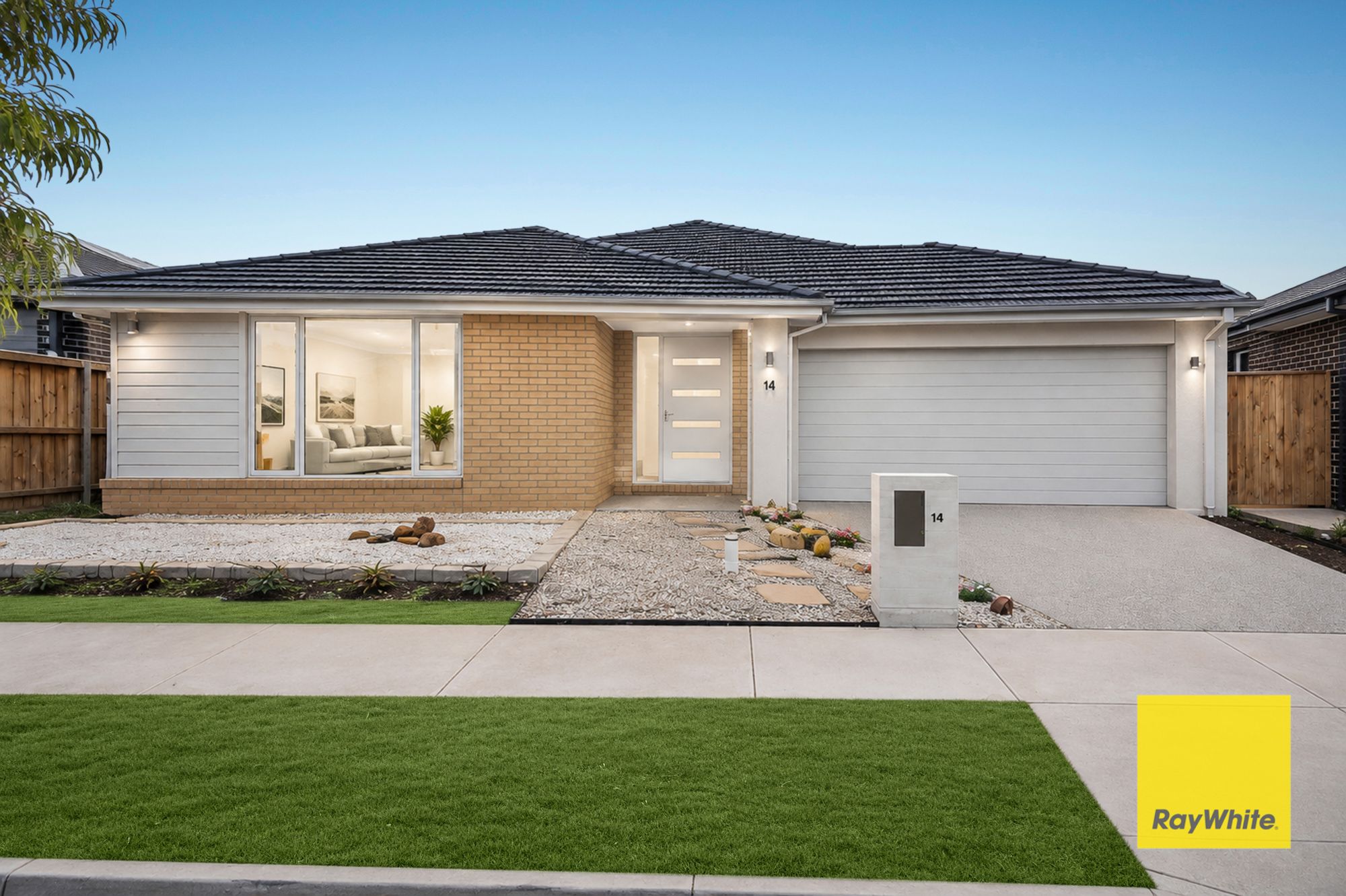 14 Adenmore Circuit, DEANSIDE, VIC 3336