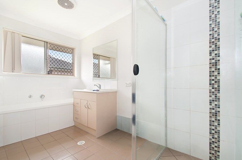20 Nixon Drive, North Booval, QLD 4304