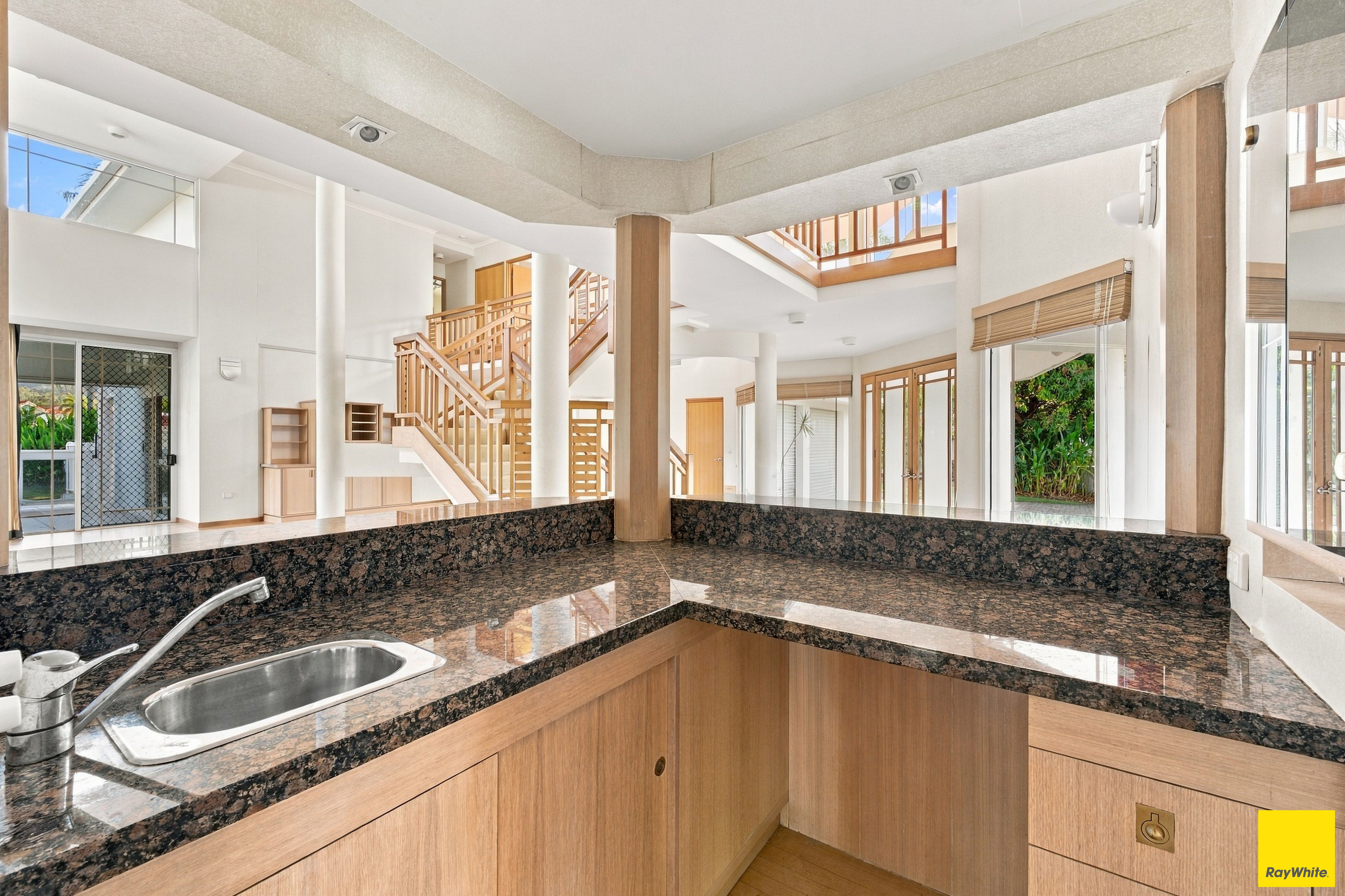 2 Stream Avenue — photo 10 of 30