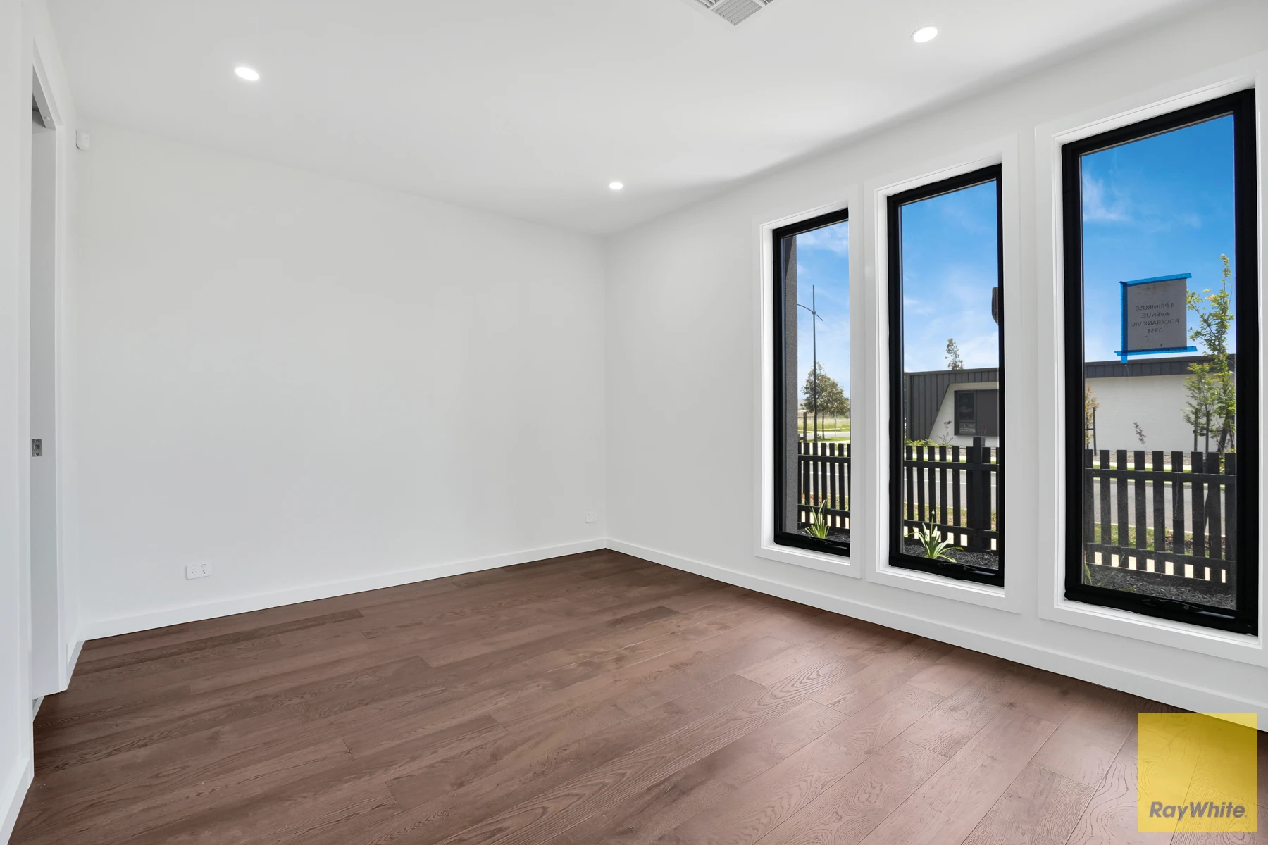 4 Primrose Avenue, Rockbank, VIC 3335