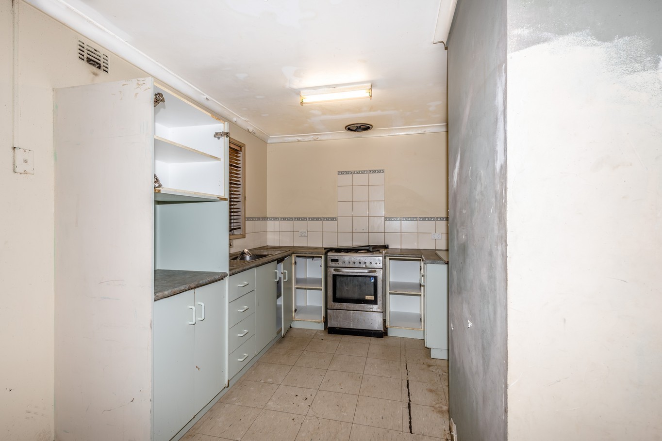 63 Kenny Crescent, Rangeway, WA 6530