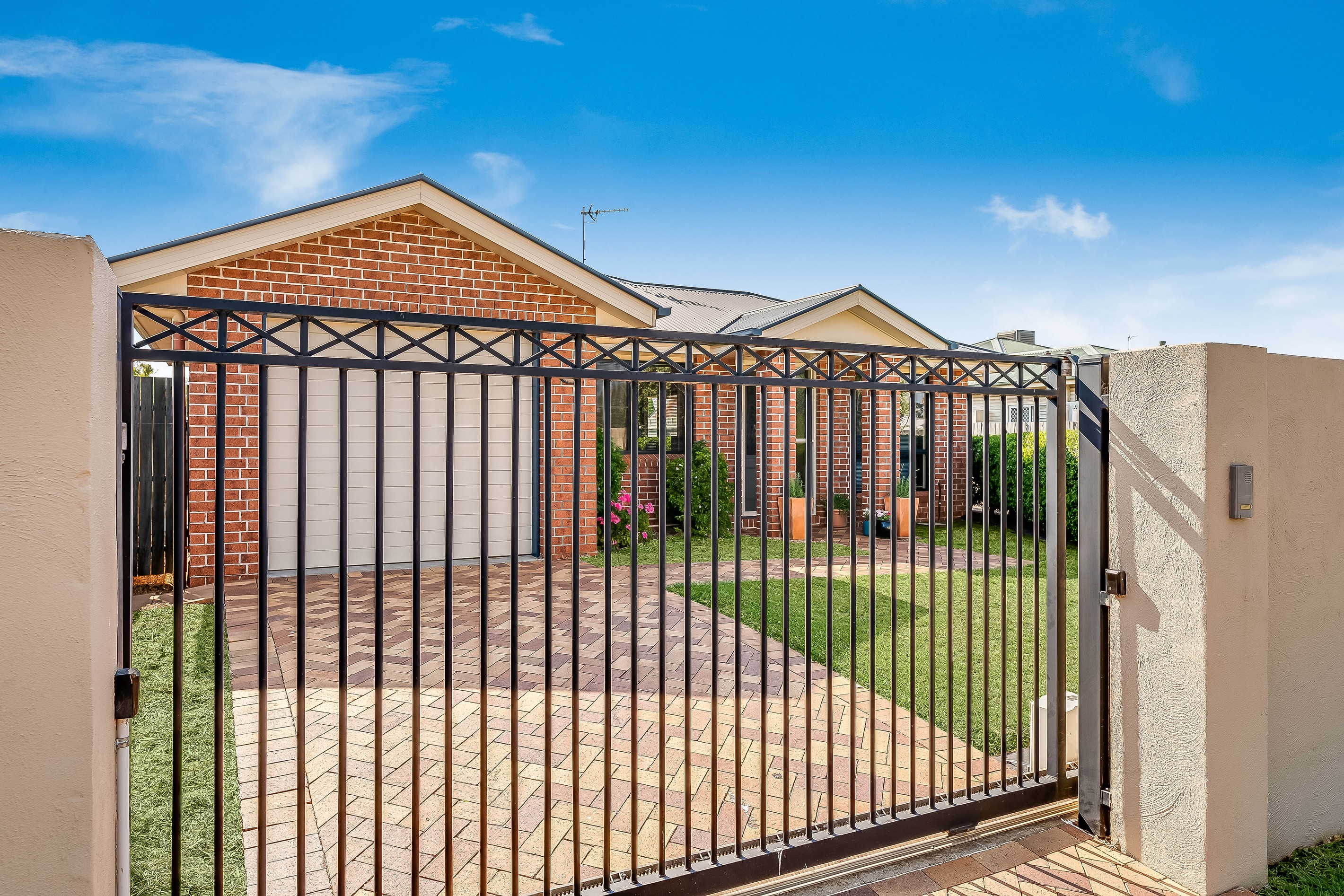 Unit 1/93 Kearney Street, Kearneys Spring, QLD 4350