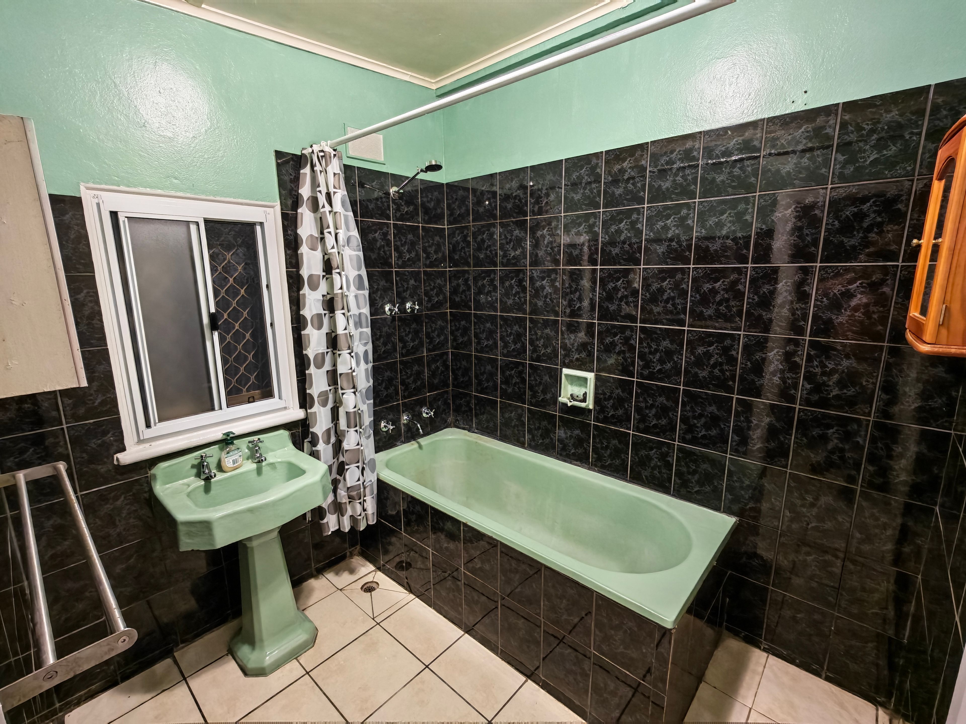 18 Agnes Street — photo 7 of 15