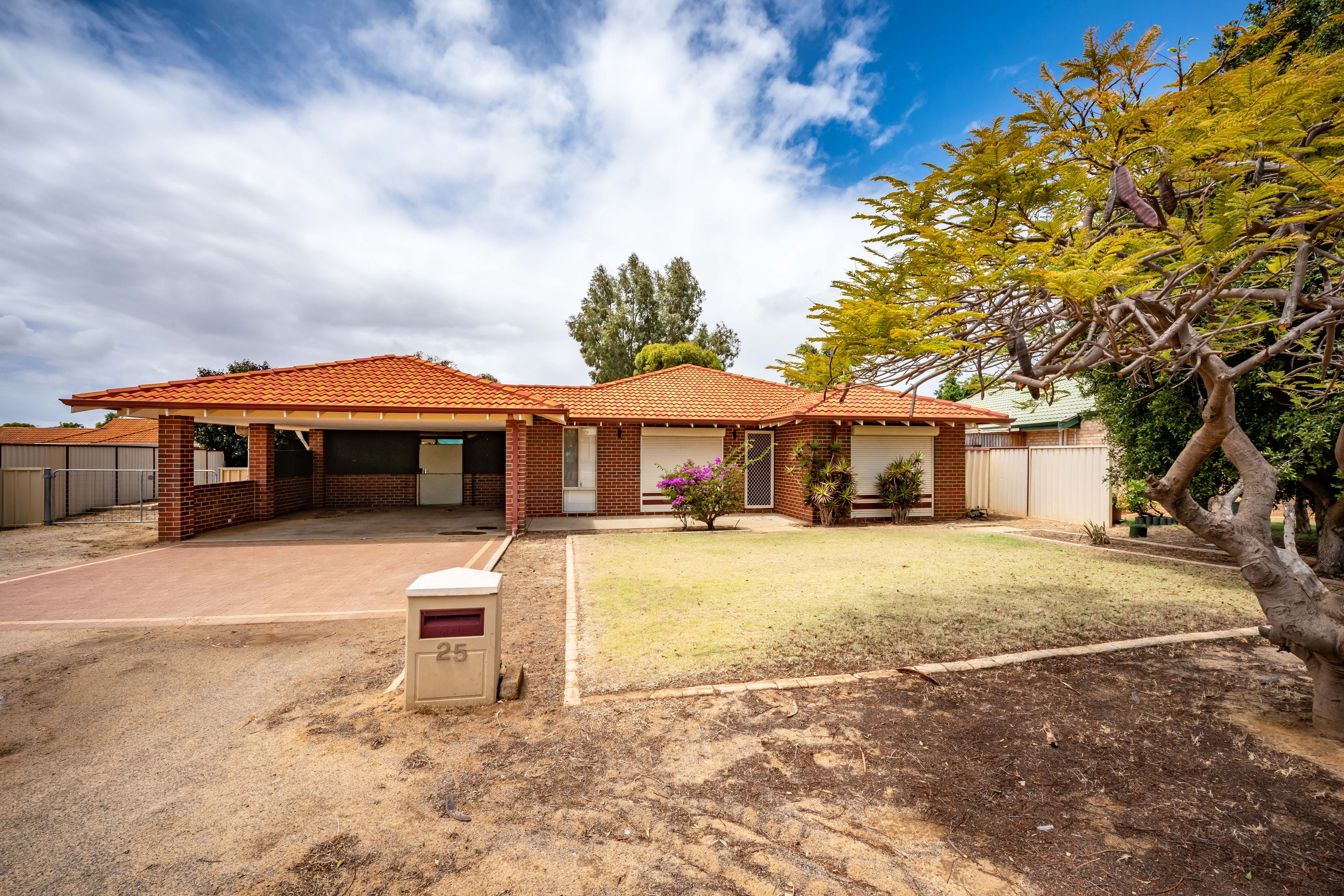 25 Weeloo Road, Waggrakine WA 6530