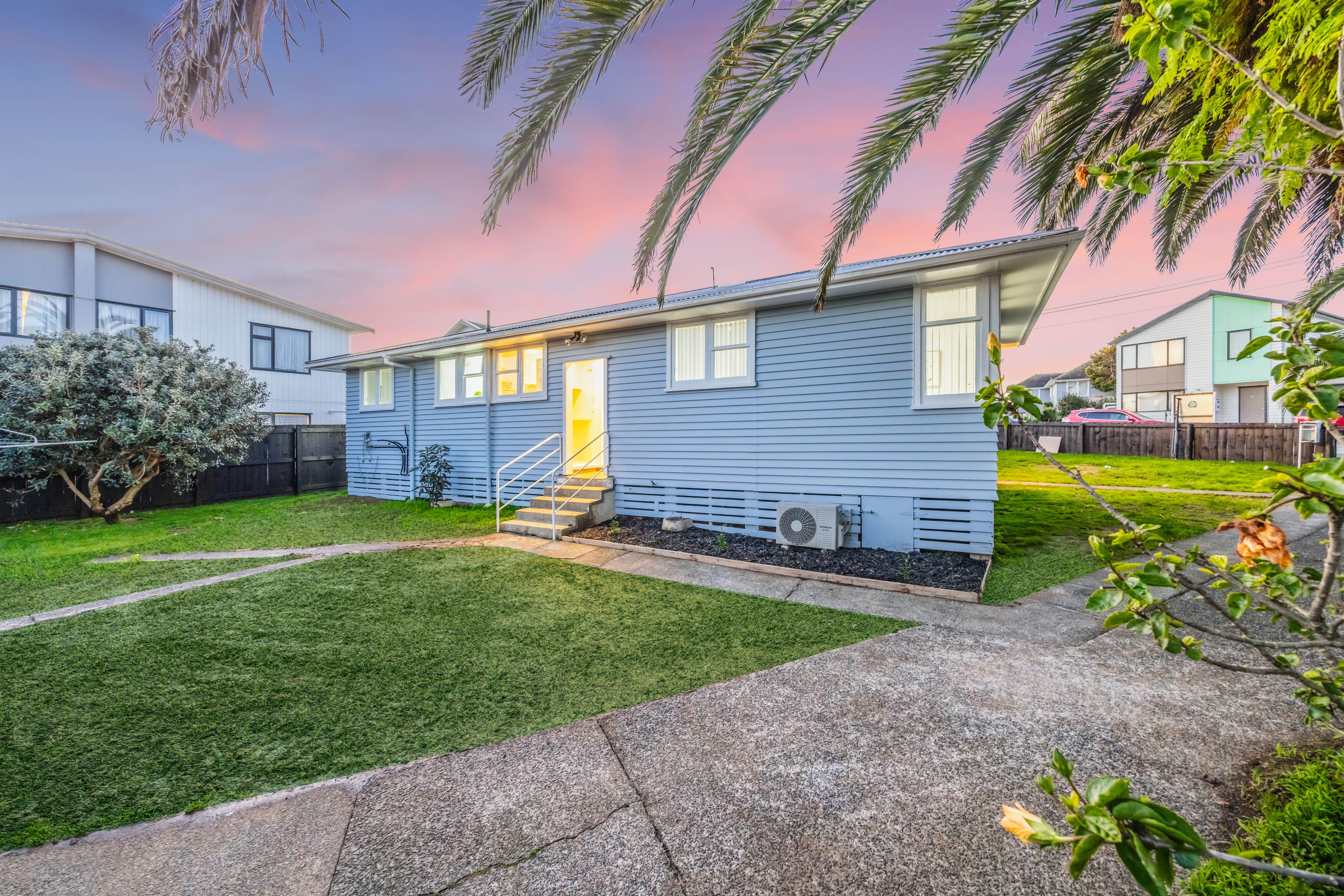 21 Farnborough Crescent, Mangere, Manukau City