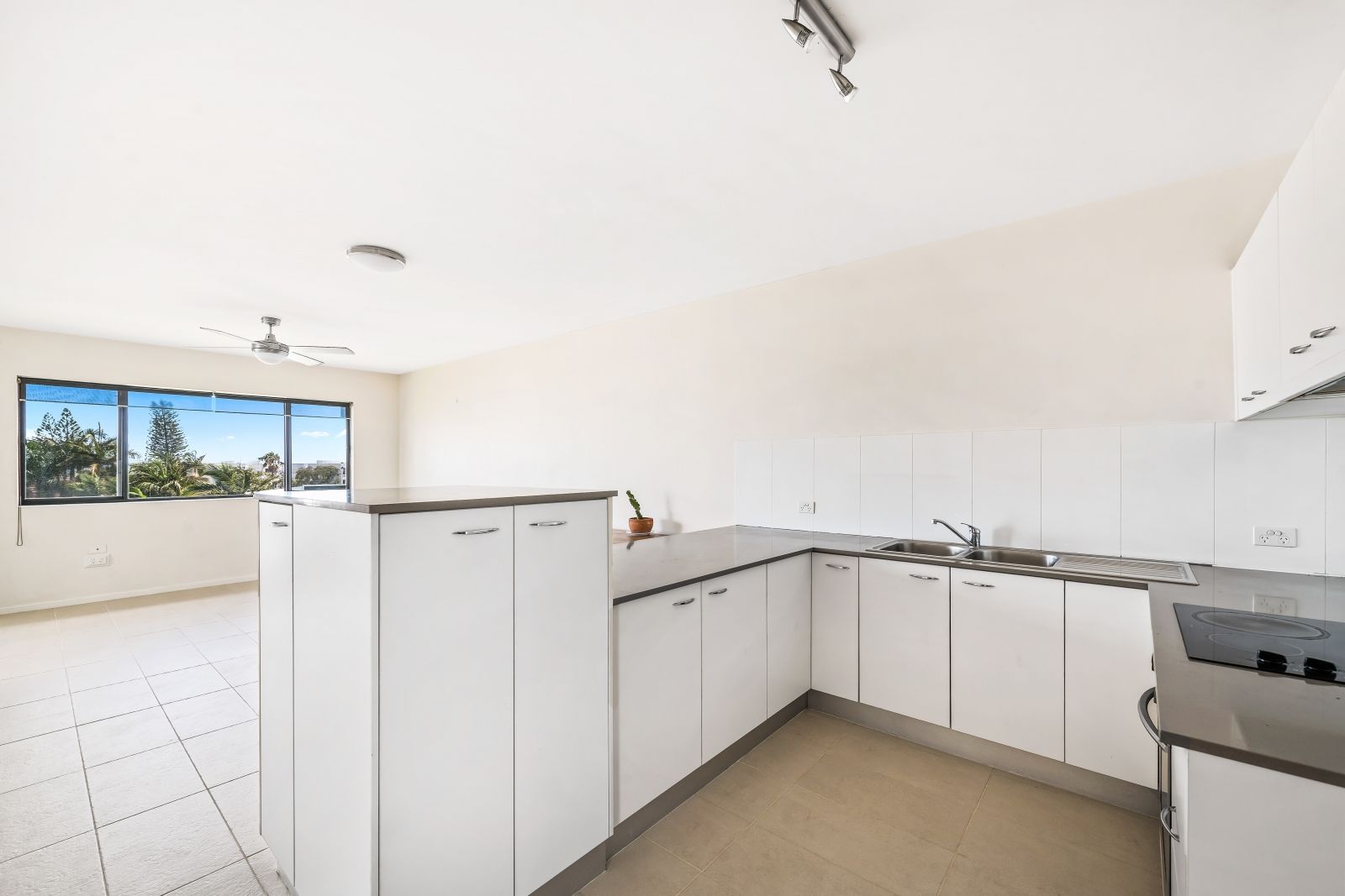 1/22 Buderim Avenue — photo 4 of 9