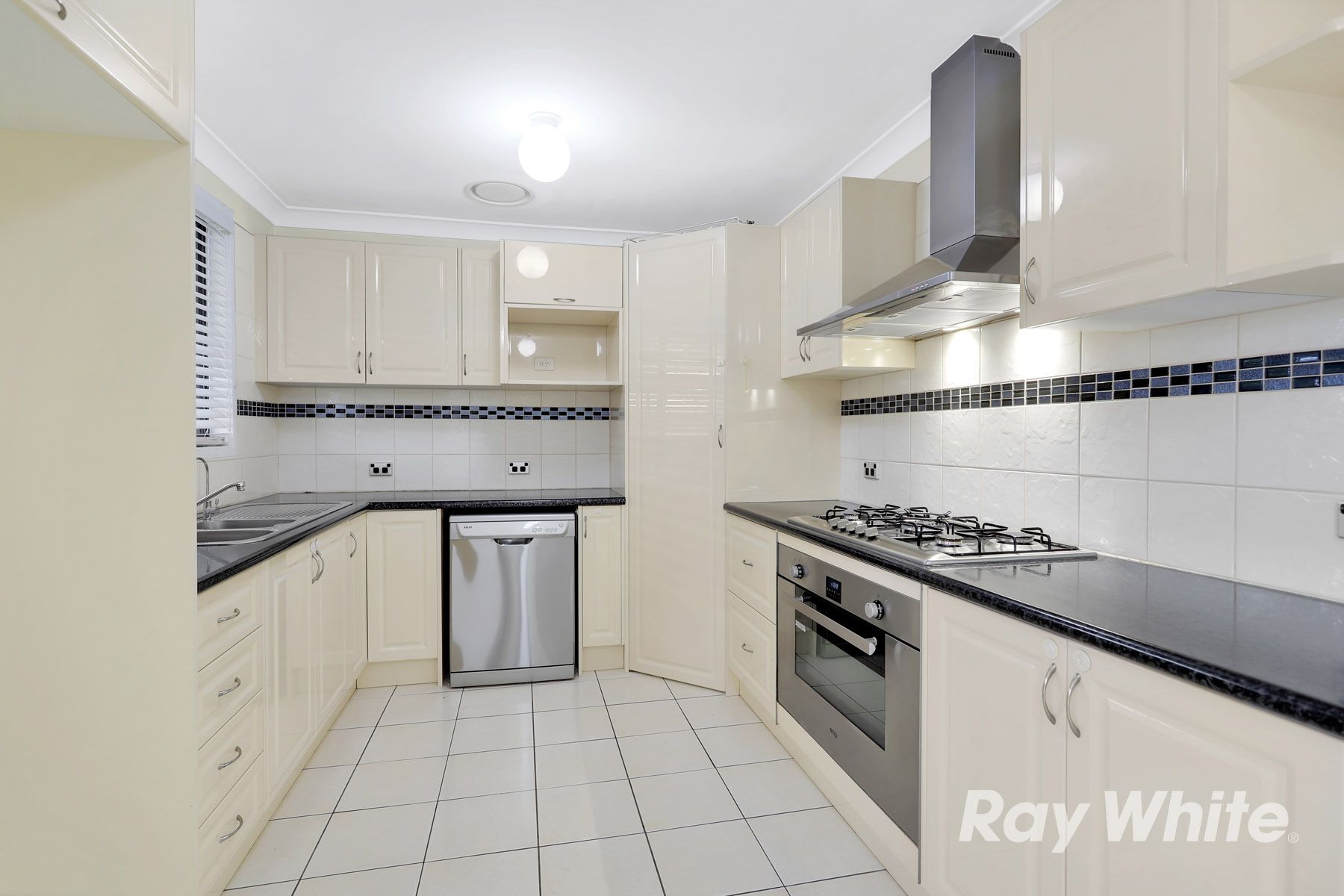 10 Palena Crescent, St Clair, NSW 2759
