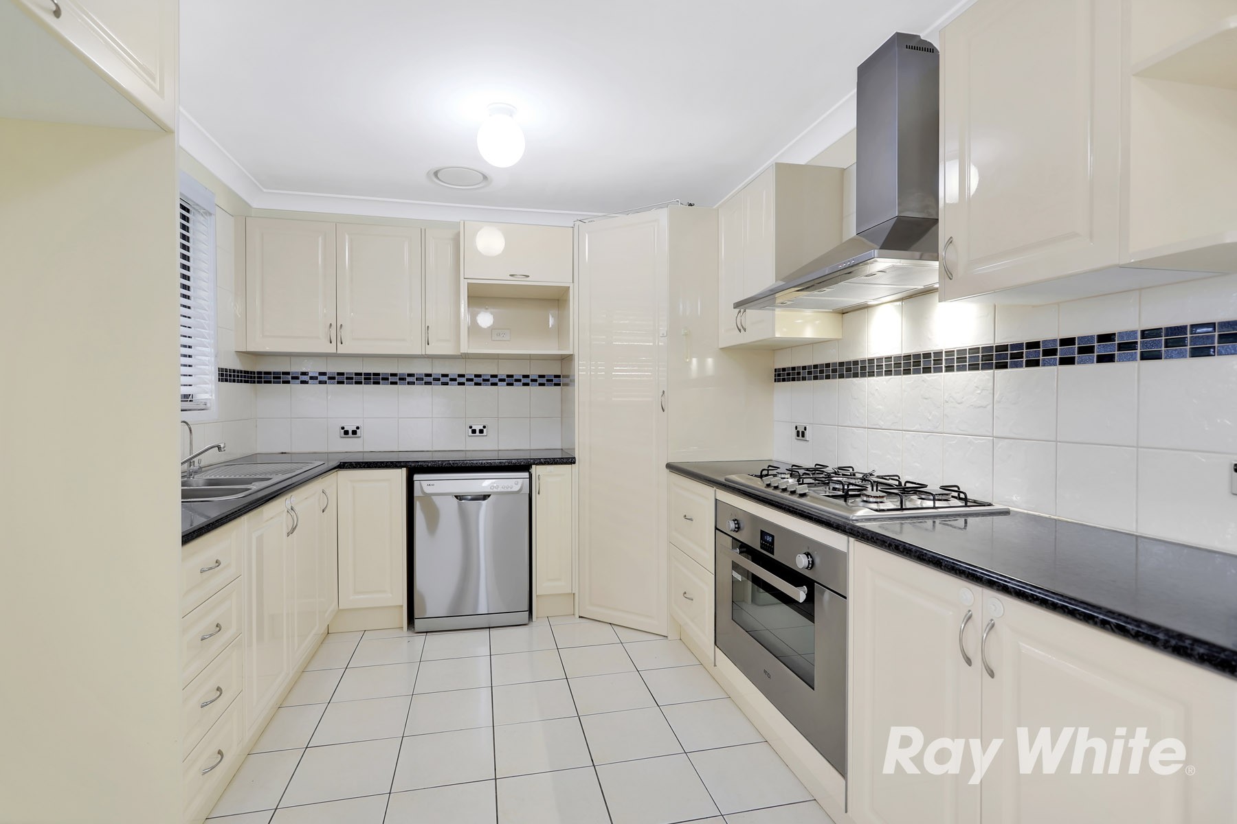 10 Palena Crescent, St Clair, NSW 2759