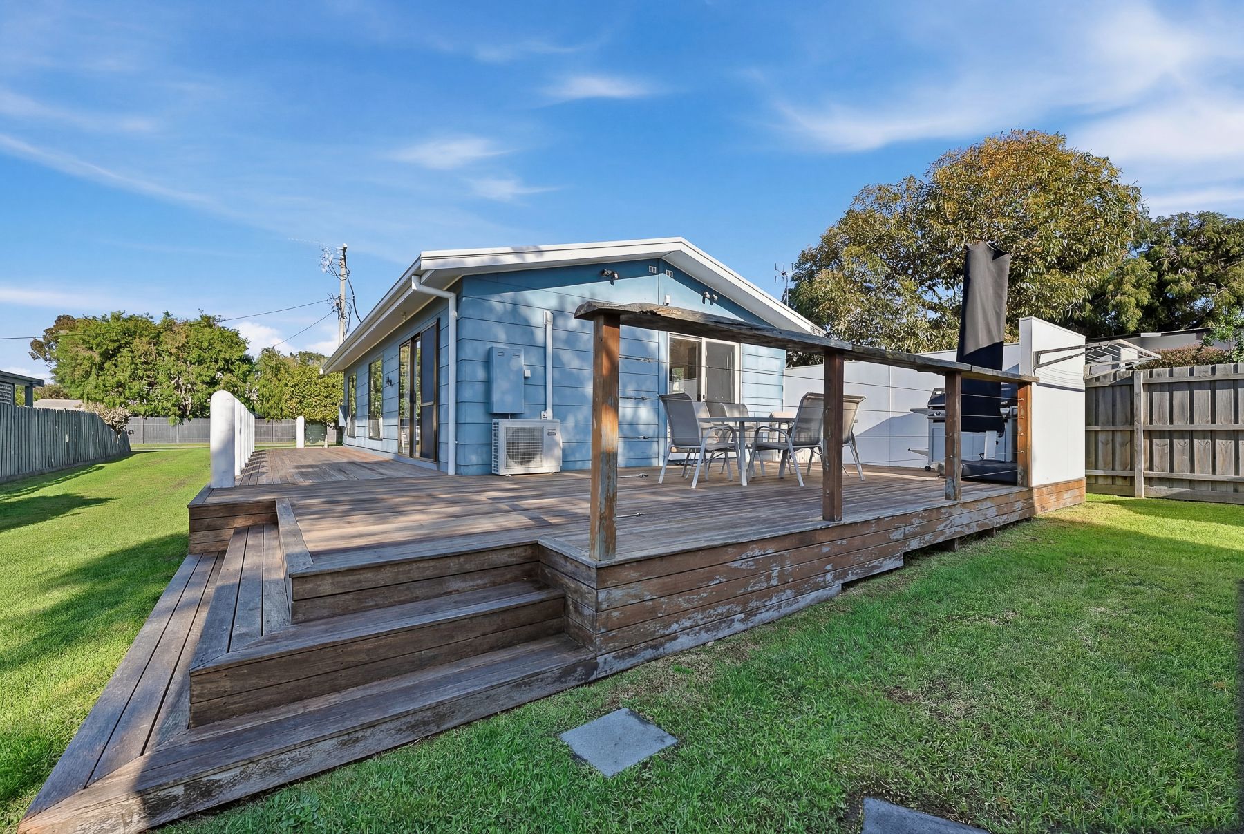 102 Anglers Road — photo 17 of 19