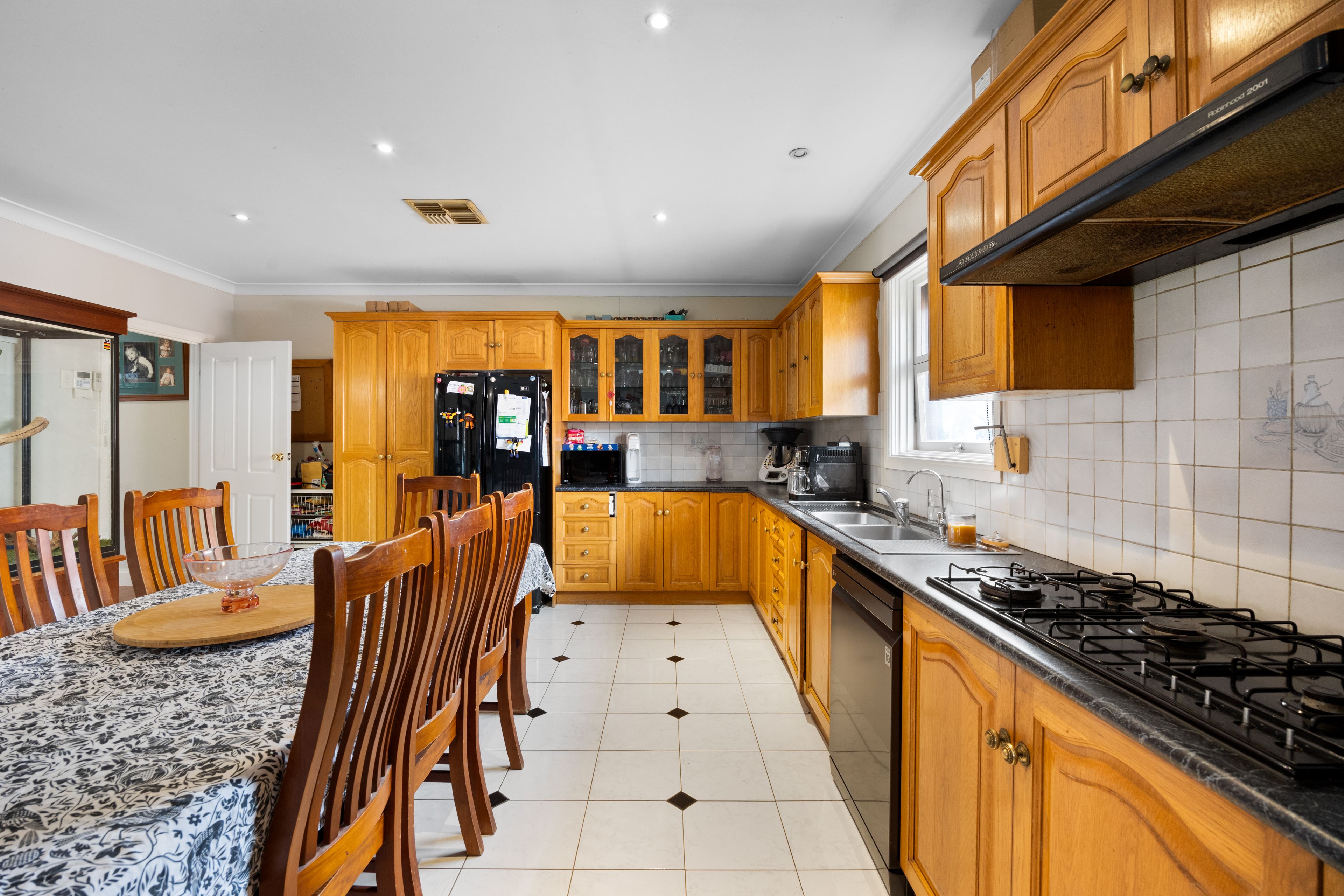 35 Mitton Avenue — photo 5 of 19