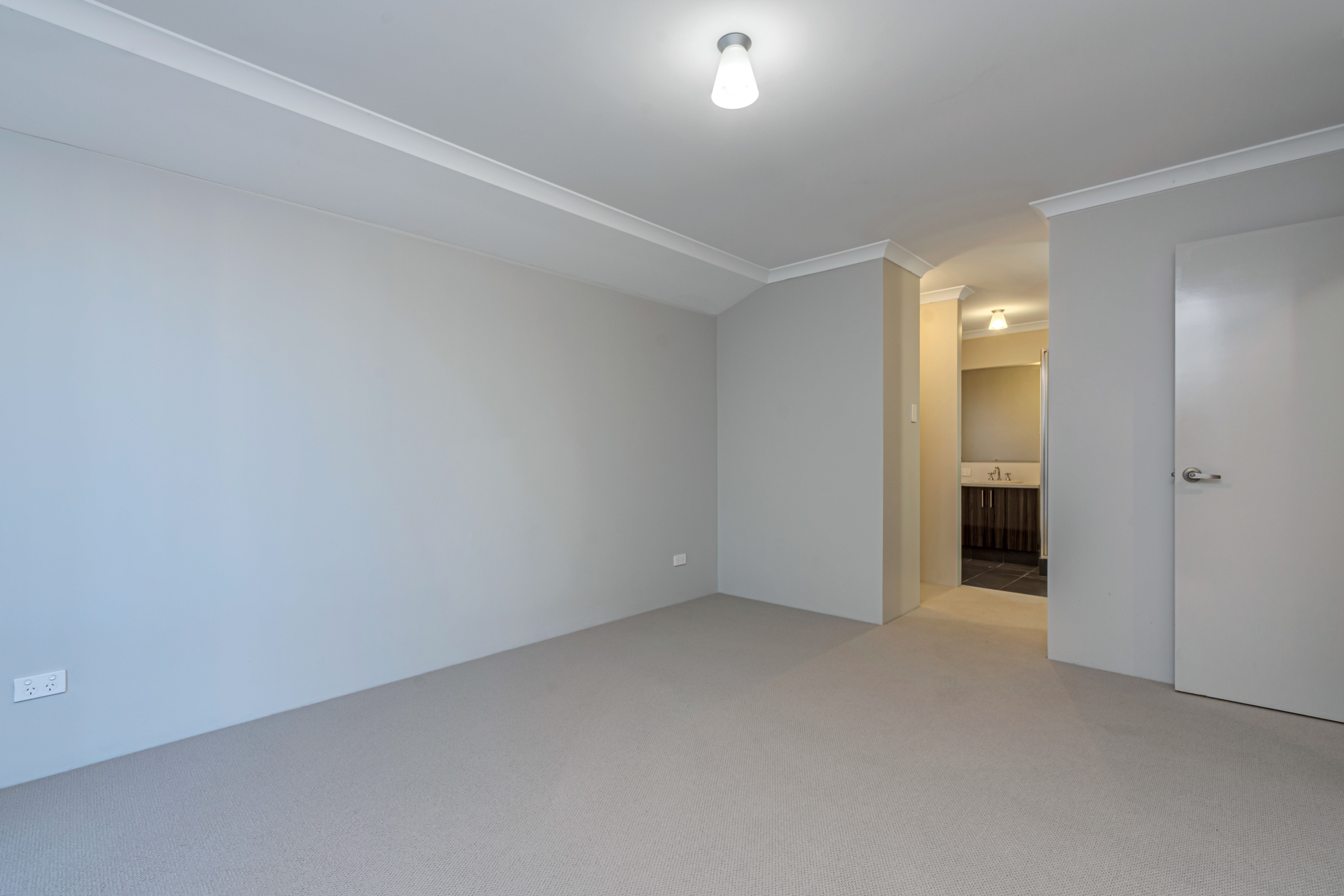 19 Seddon Parade — photo 12 of 23