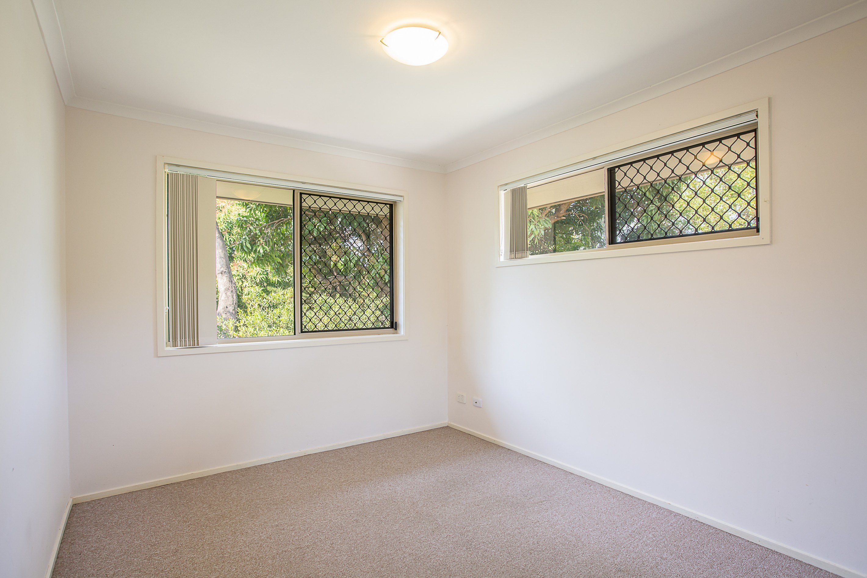 1/70 Falconer Street, Southport, QLD 4215
