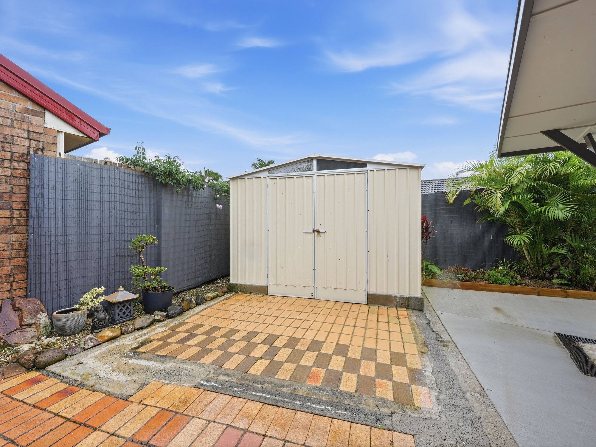 24 Meadow View Close — photo 14 of 15