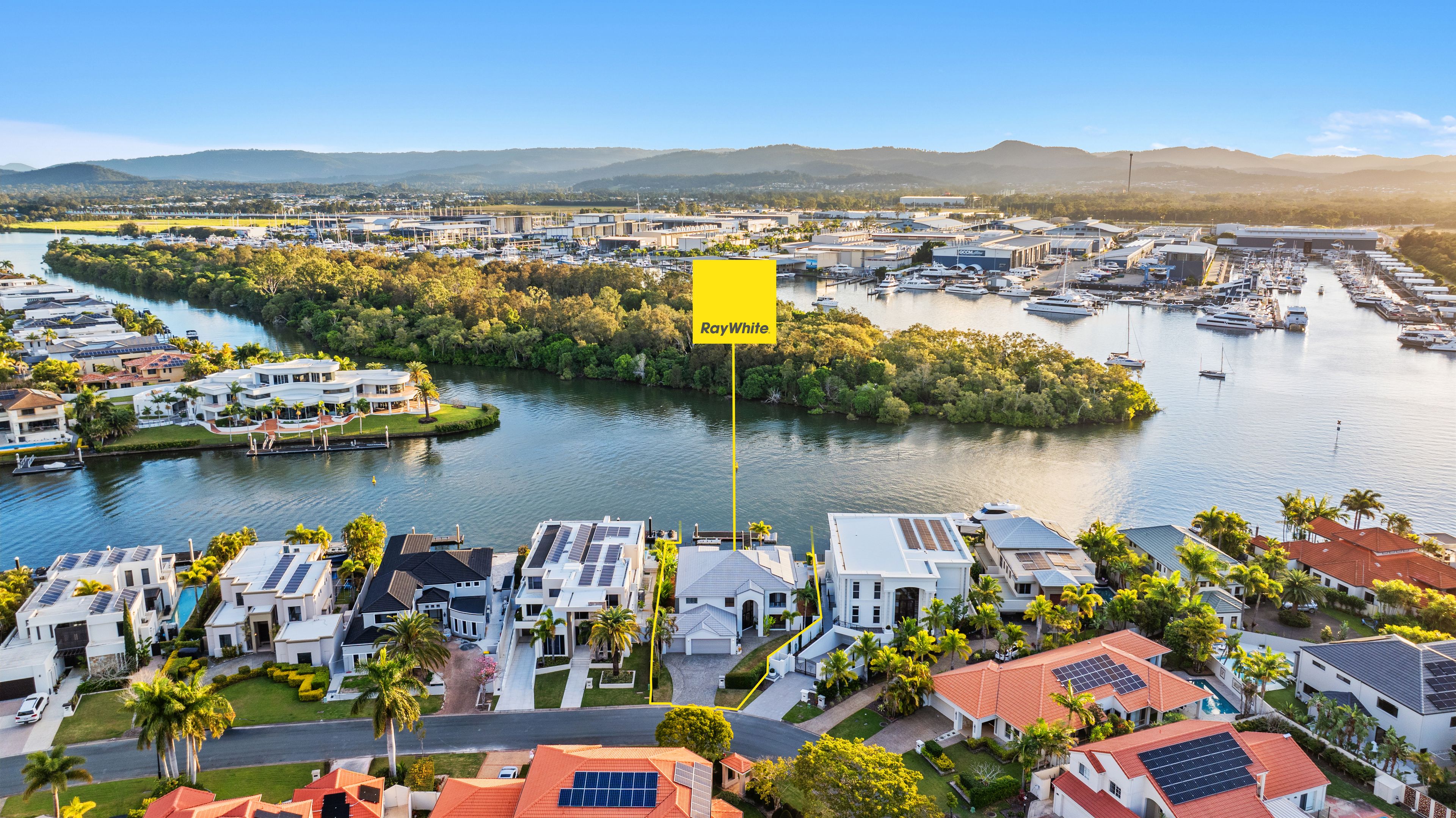 1675 Riverdale Drive , Hope Island QLD 4212