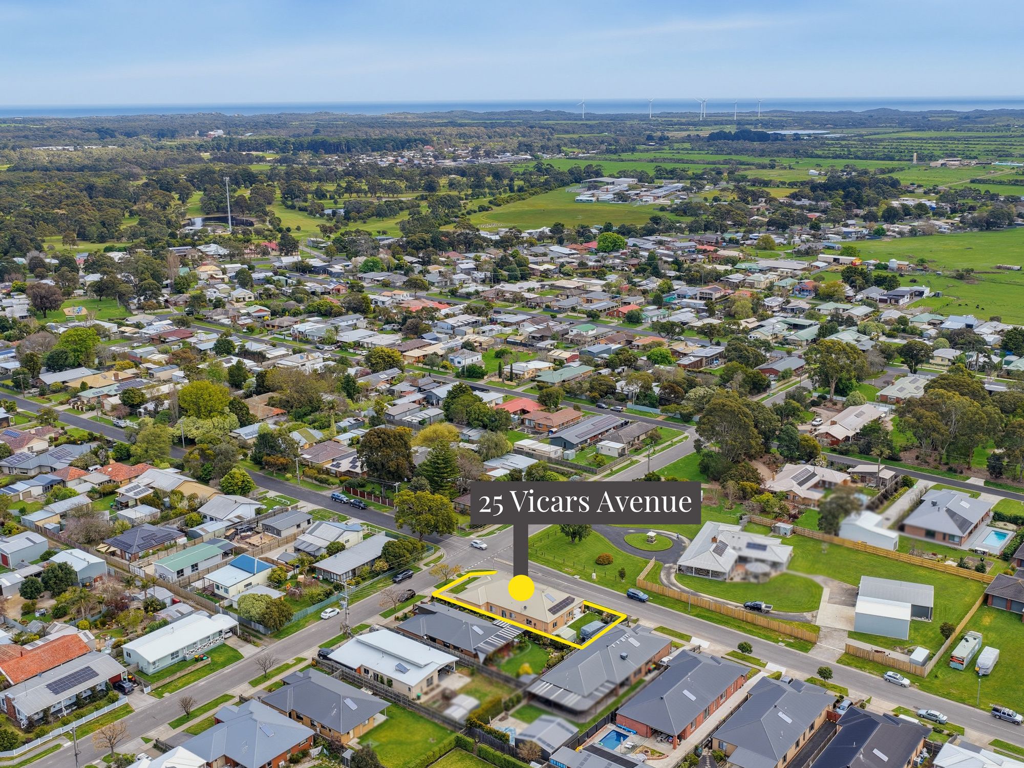 25 Vicars Avenue — photo 18 of 19