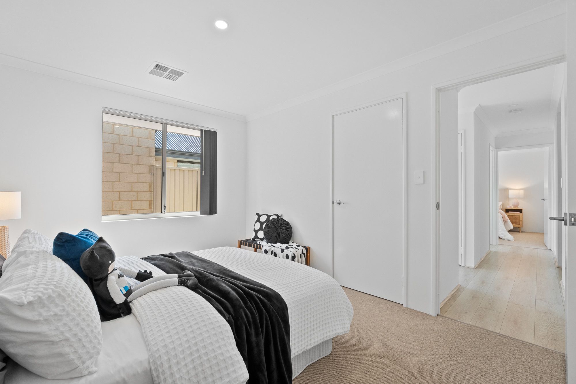 50 Paradise Road — photo 25 of 30