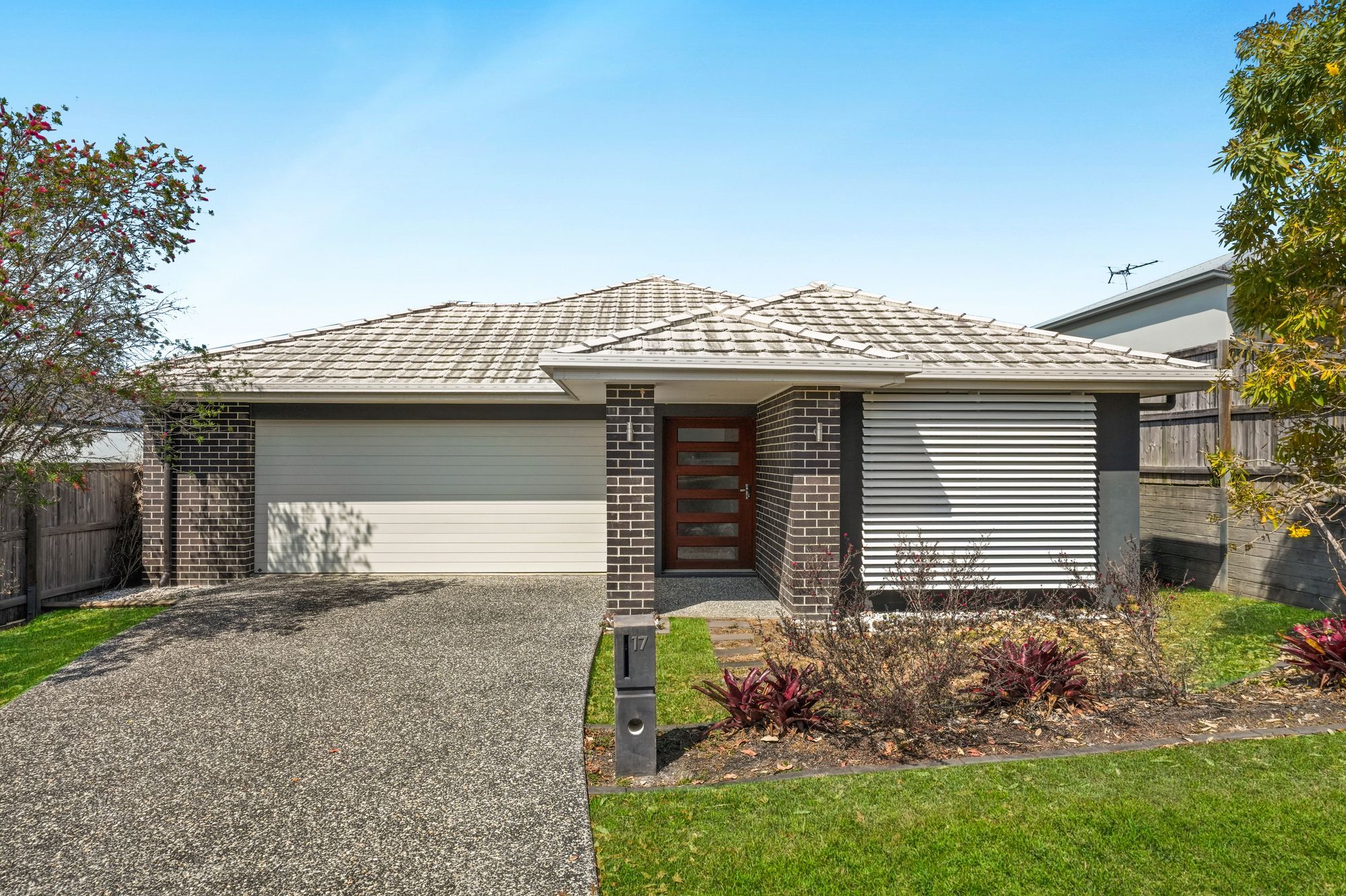 17 Rosella Drive — photo from Ray White Springwood QLD