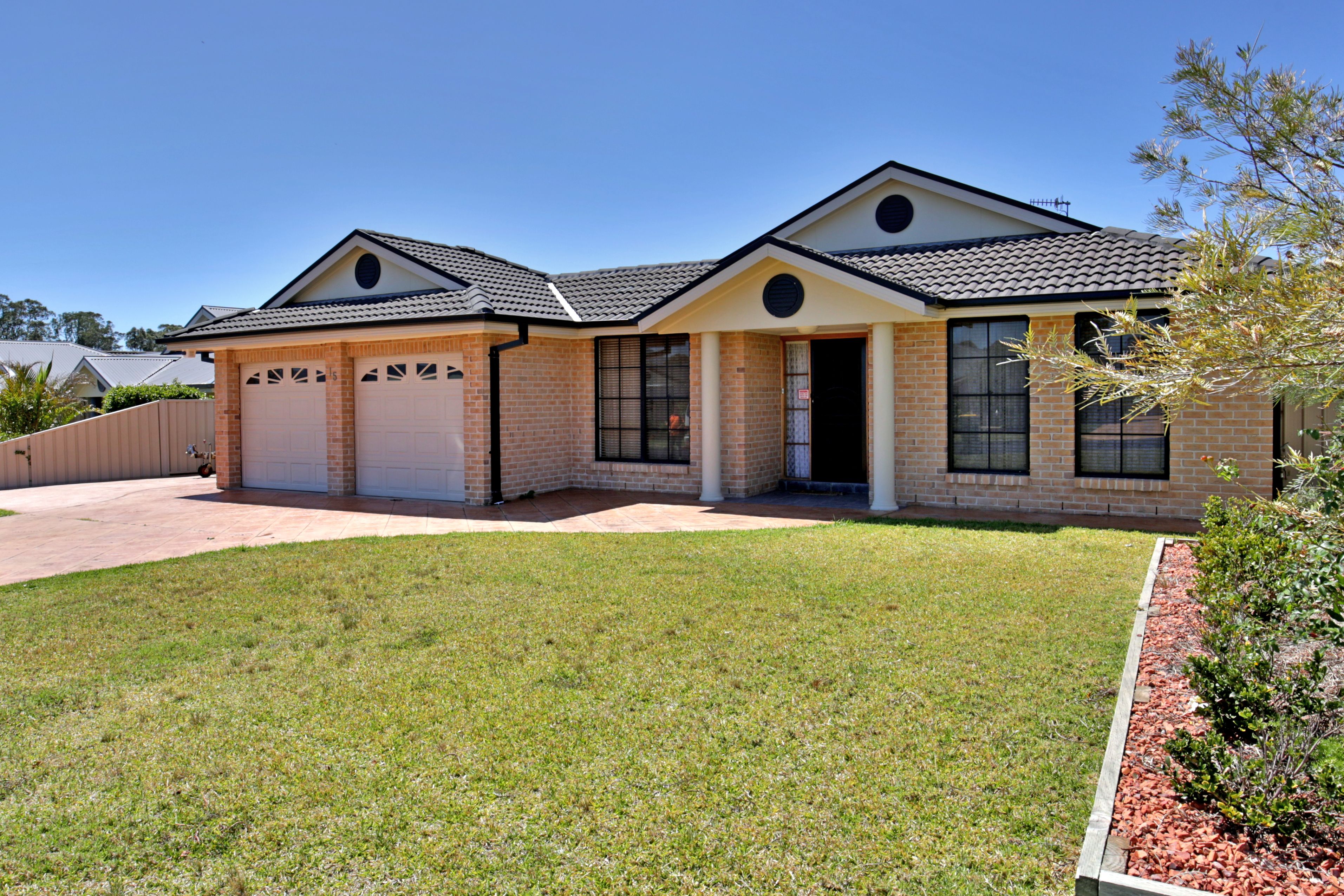 15 Carrington Park Drive, Nowra, NSW 2541