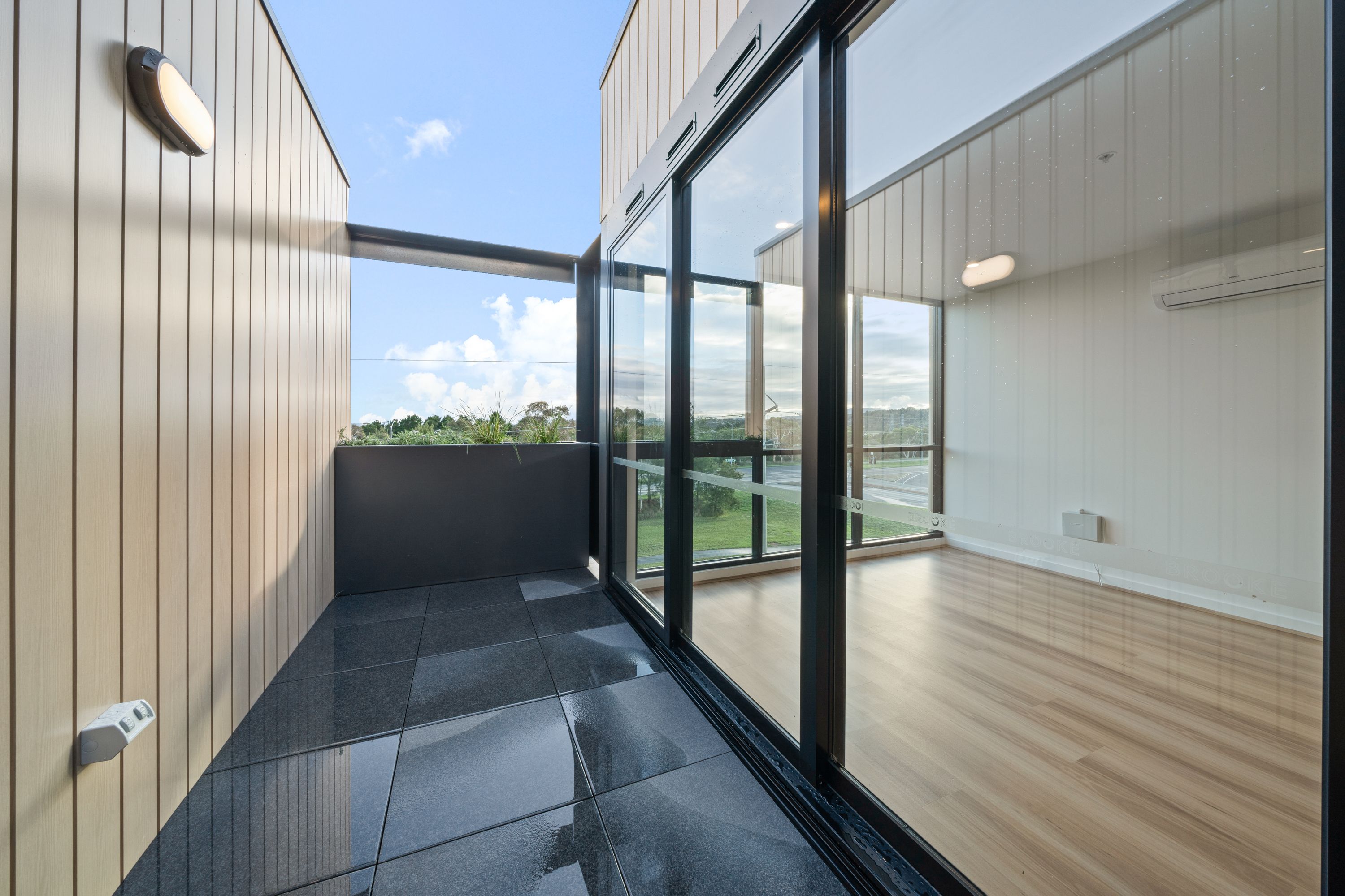 410/39 Braybrook Street — photo 7 of 10