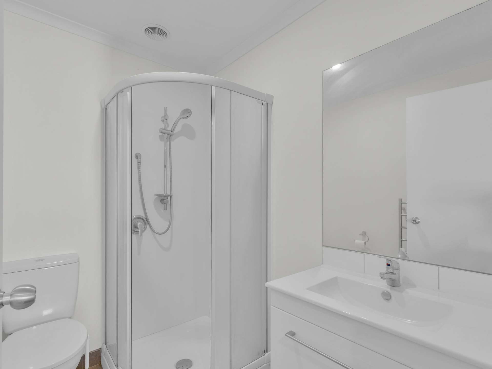 1/113 Knighton Road photo 9