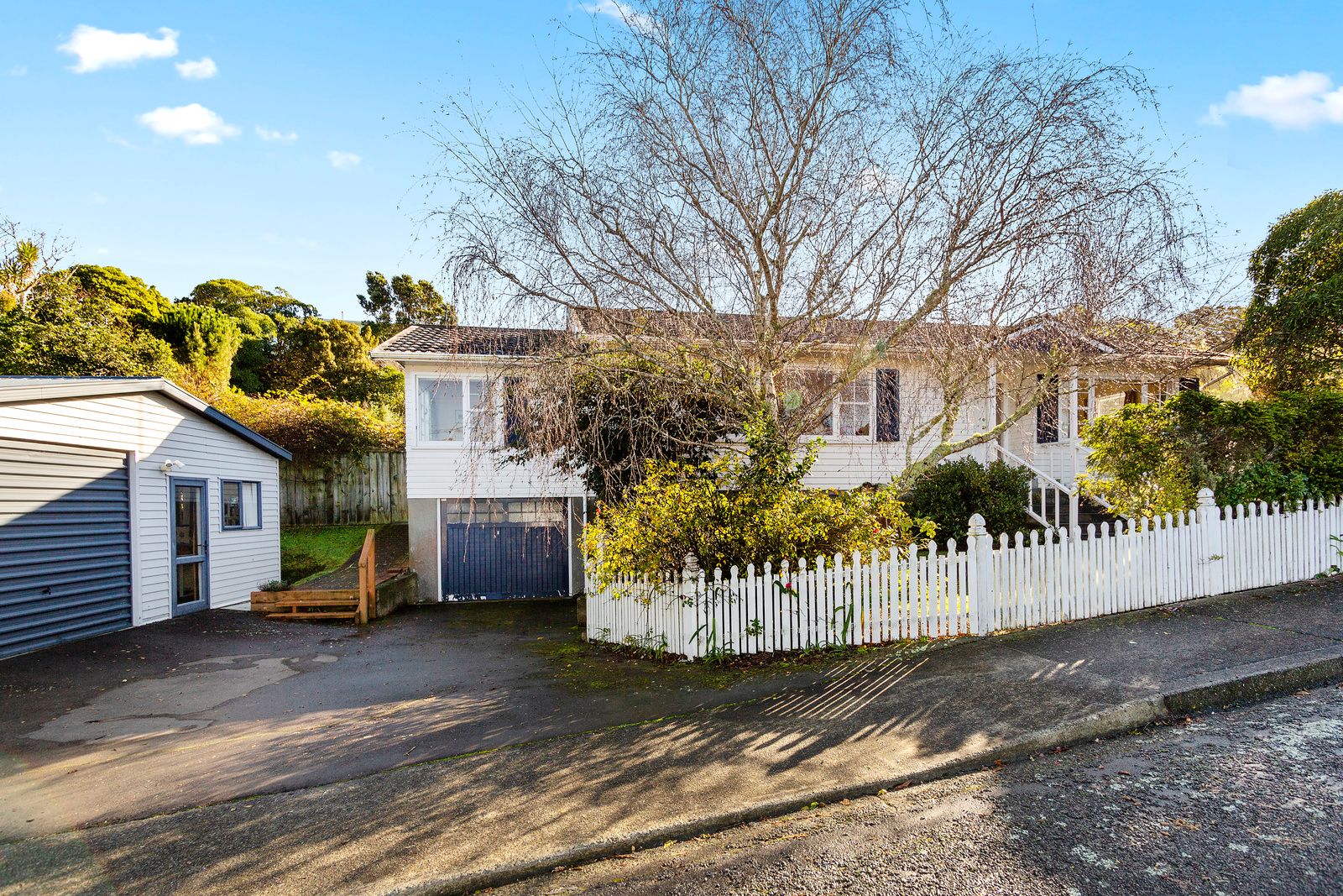 1 Pekanga Road, Normandale, Lower Hutt City