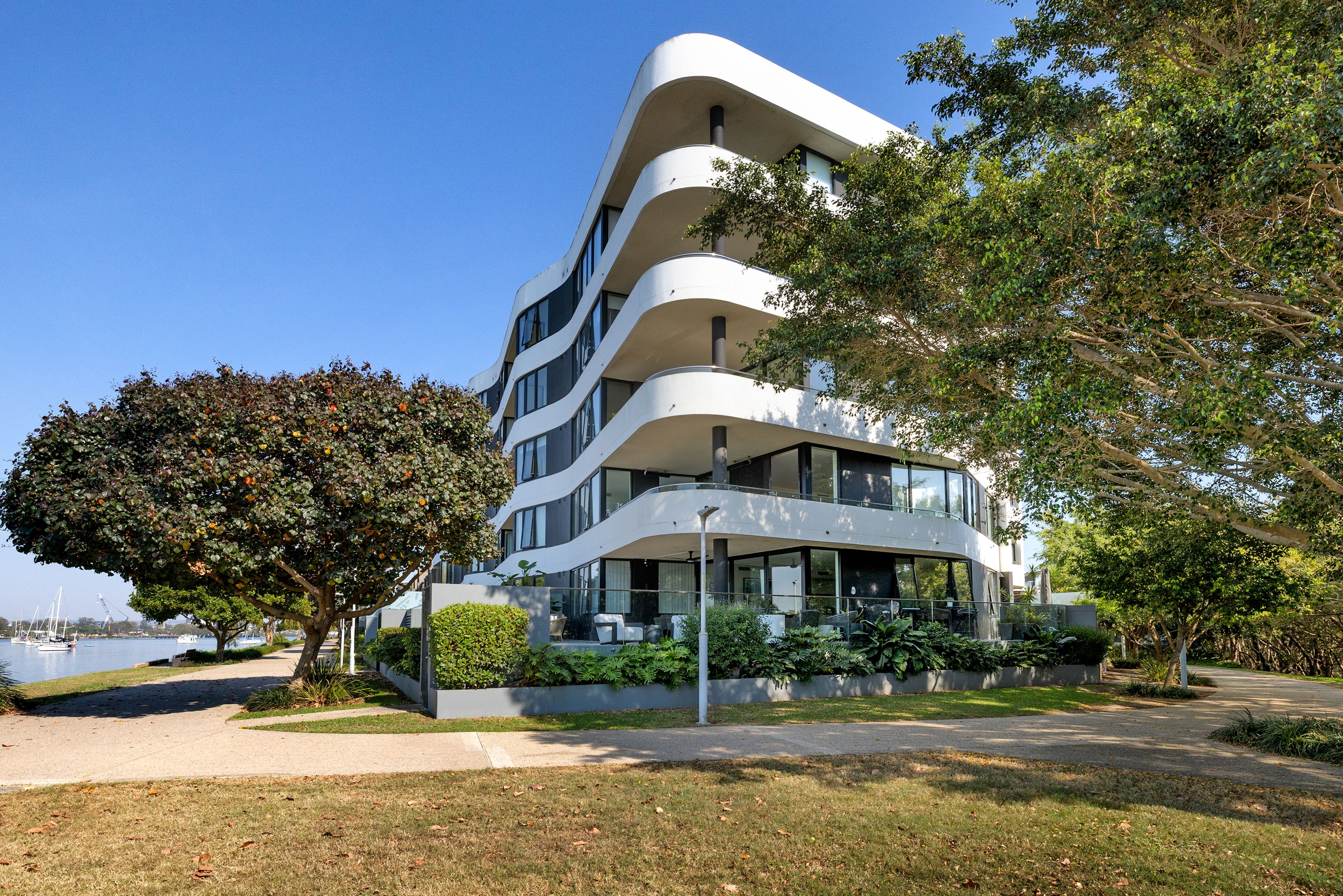 9102/50 Parkside Circuit, Hamilton, QLD 4007