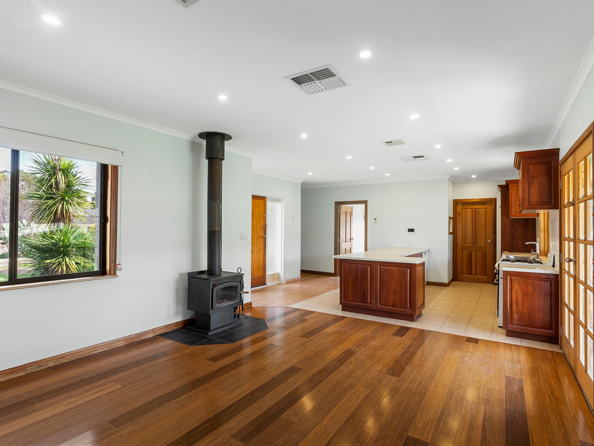 4 Warwick Grove, Morphett Vale, SA 5162