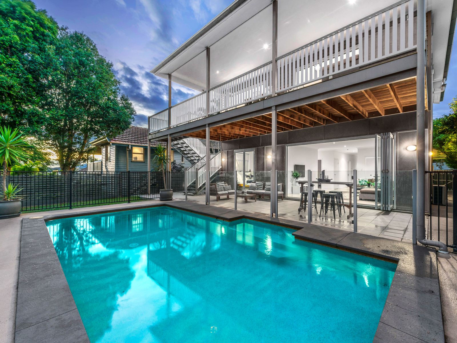 9 Henderson Street, Camp Hill, QLD 4152