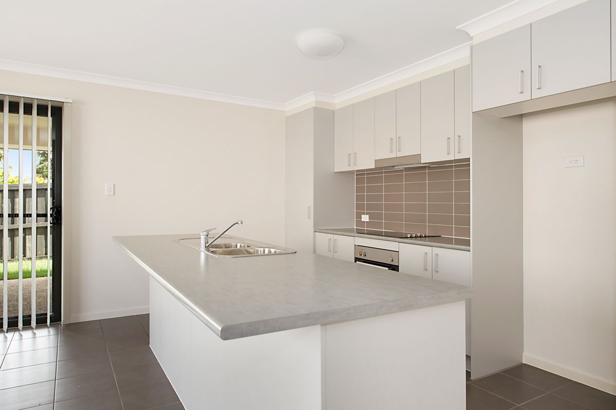 10 Dunes Crescent, North Lakes, QLD 4509