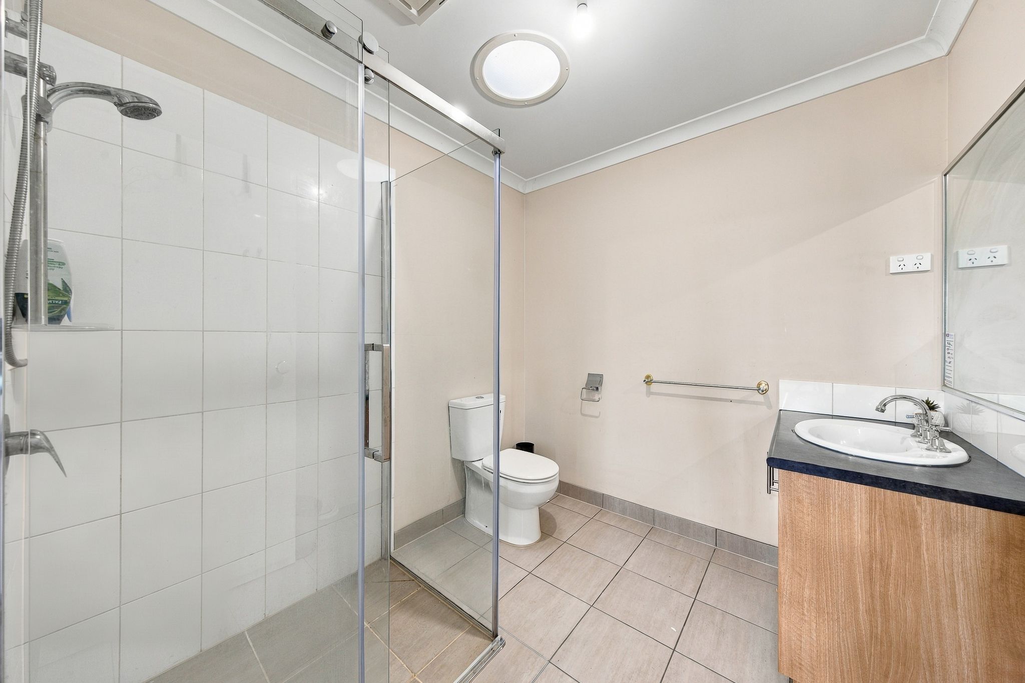 33 Viola Avenue — photo 10 of 14
