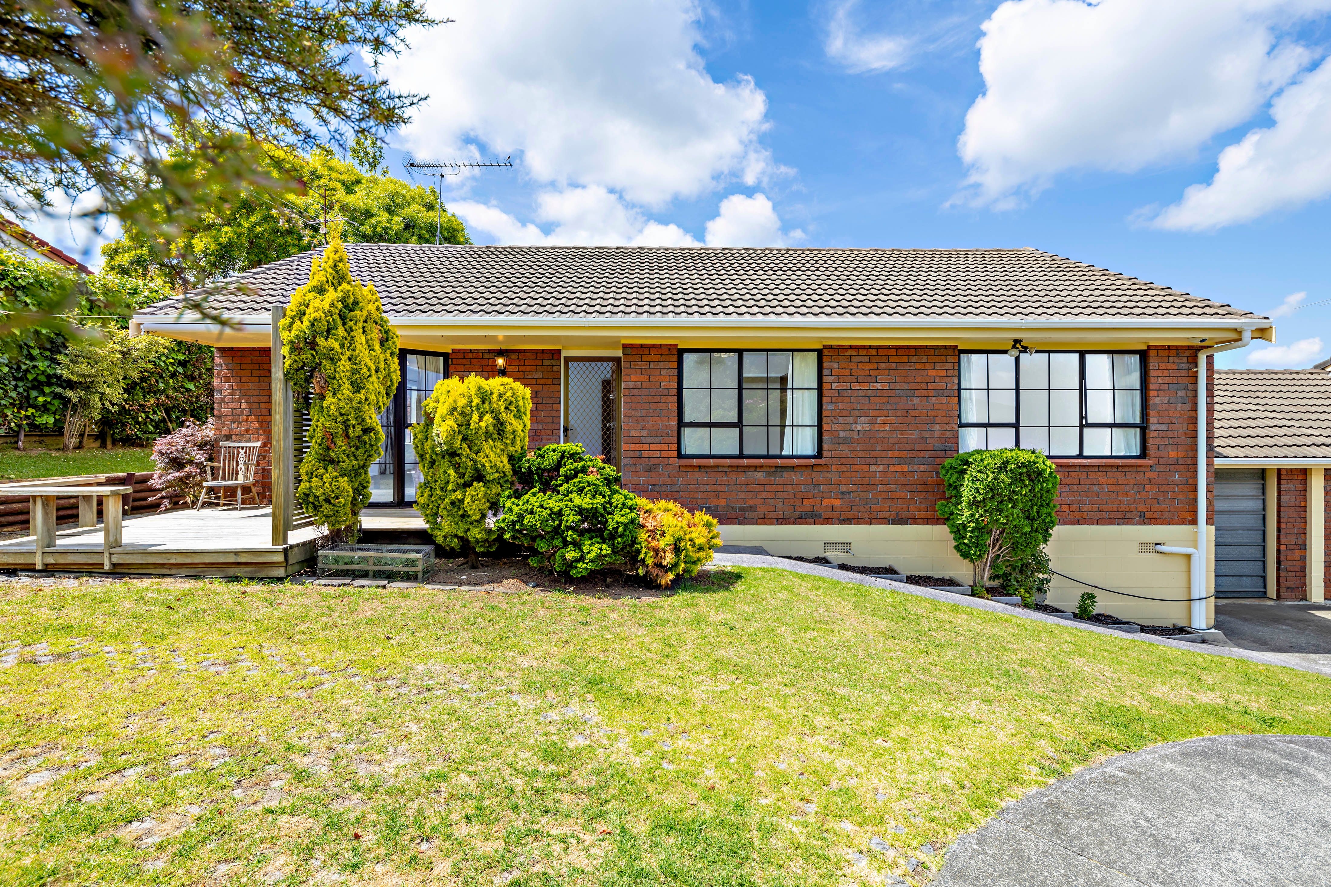 1/11 Orinda Close, Botany Downs, Manukau City