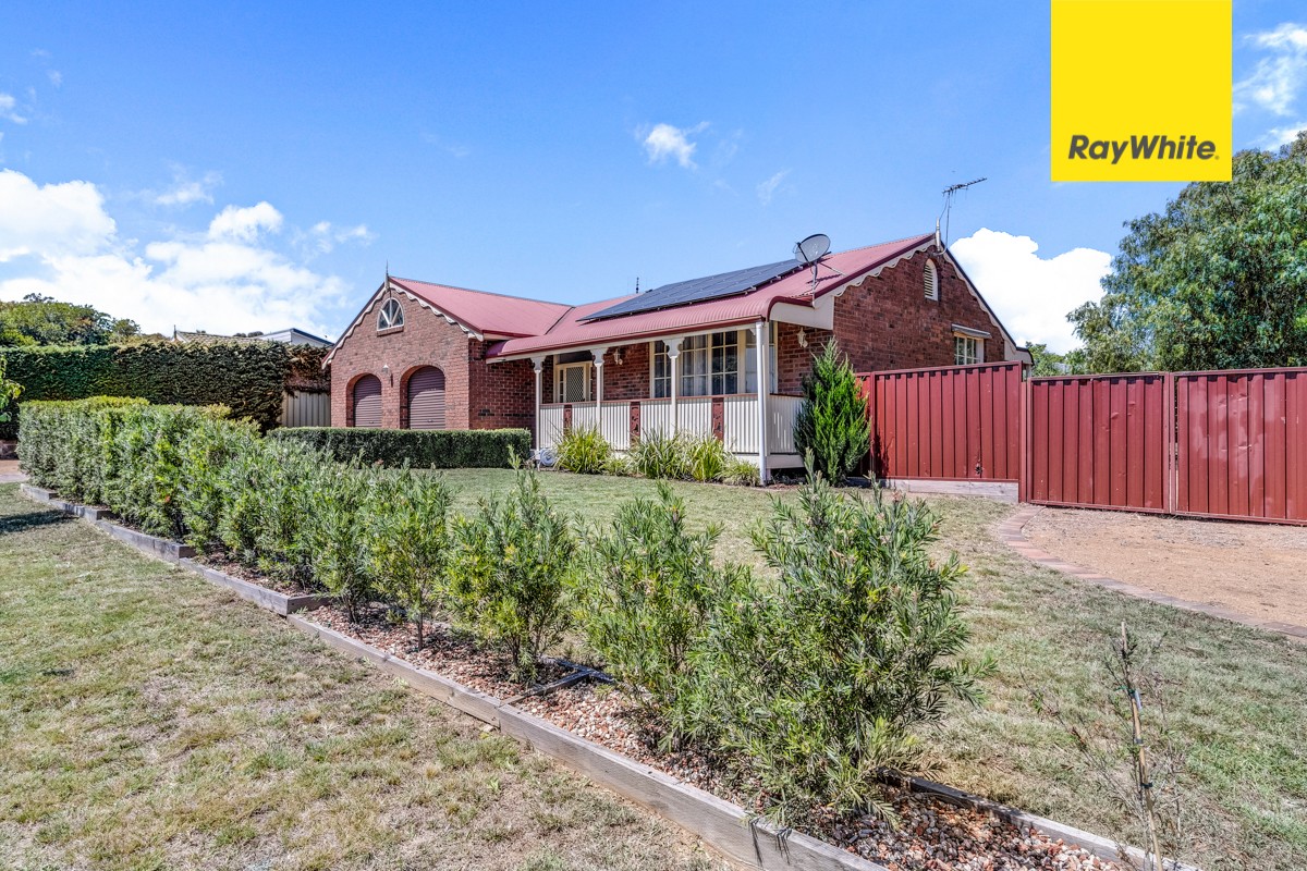 17 O'Sullivan Road, Jerrabomberra, NSW 2619